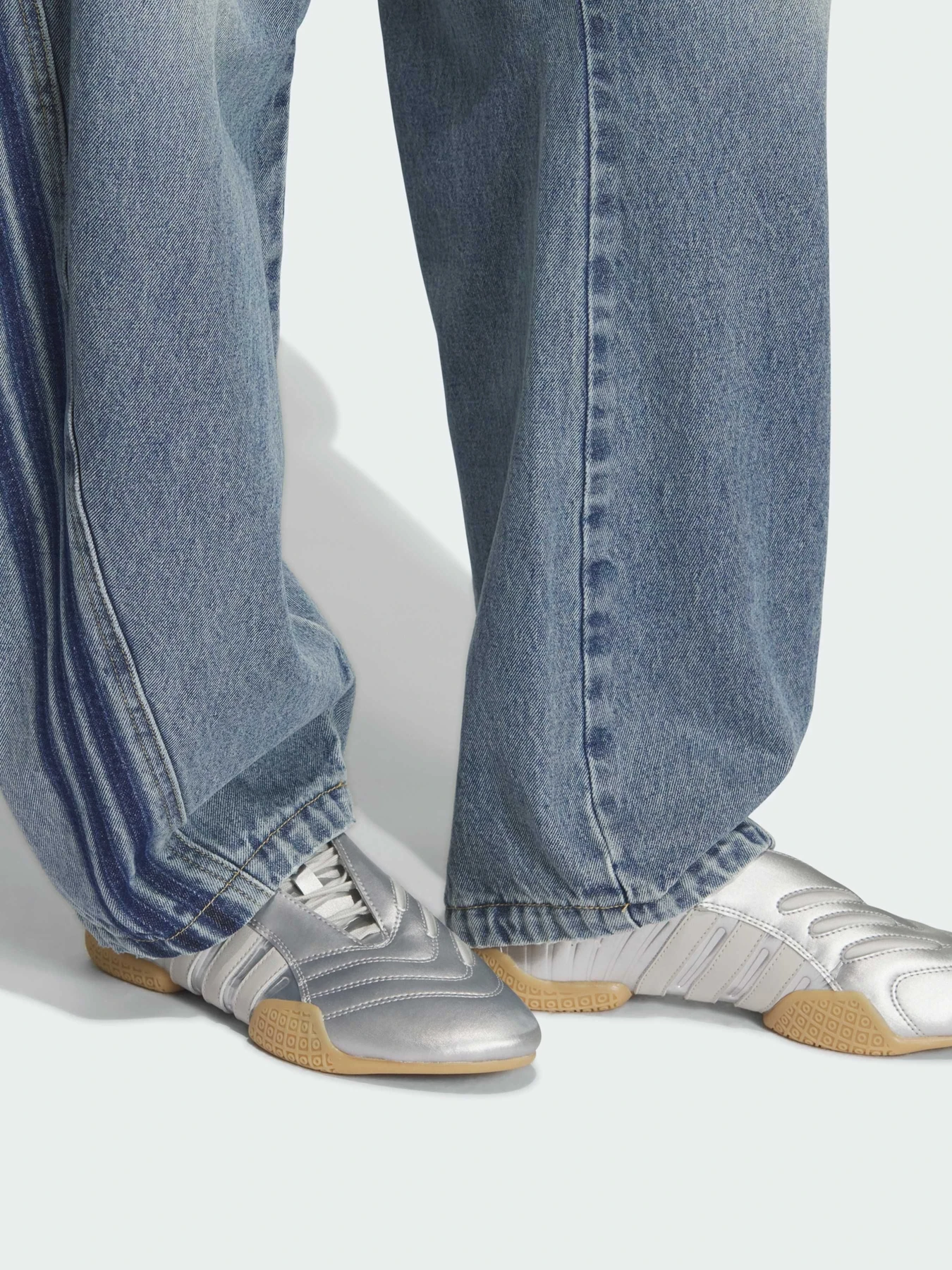 Джинсы Adidas модель KR2628 Джинсы Adidas модель KR2628 Фото