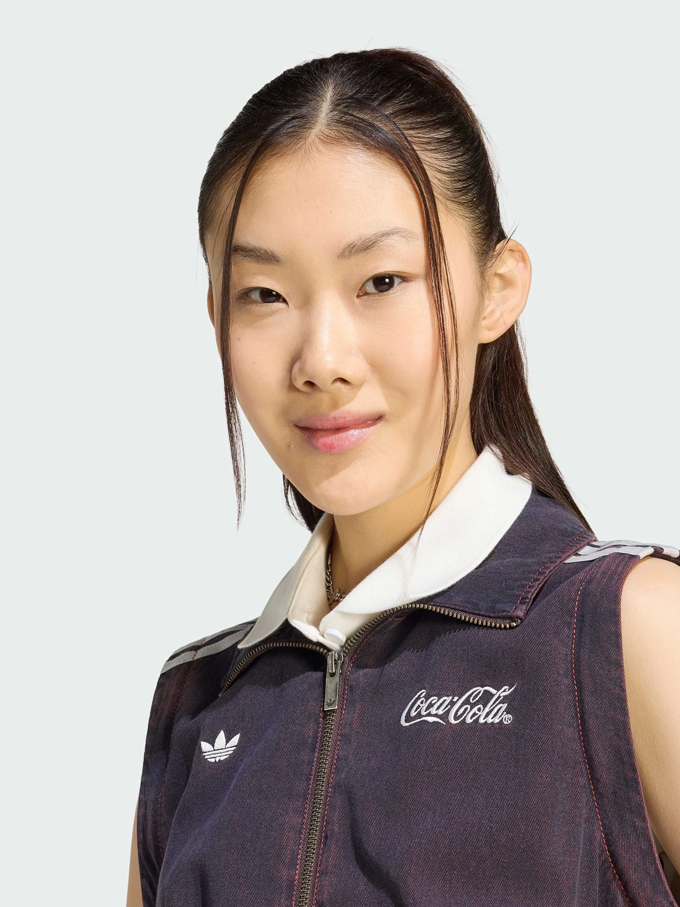 Куртки и дубленки Adidas модель KY7693 Куртки и дубленки Adidas модель KY7693 Фото