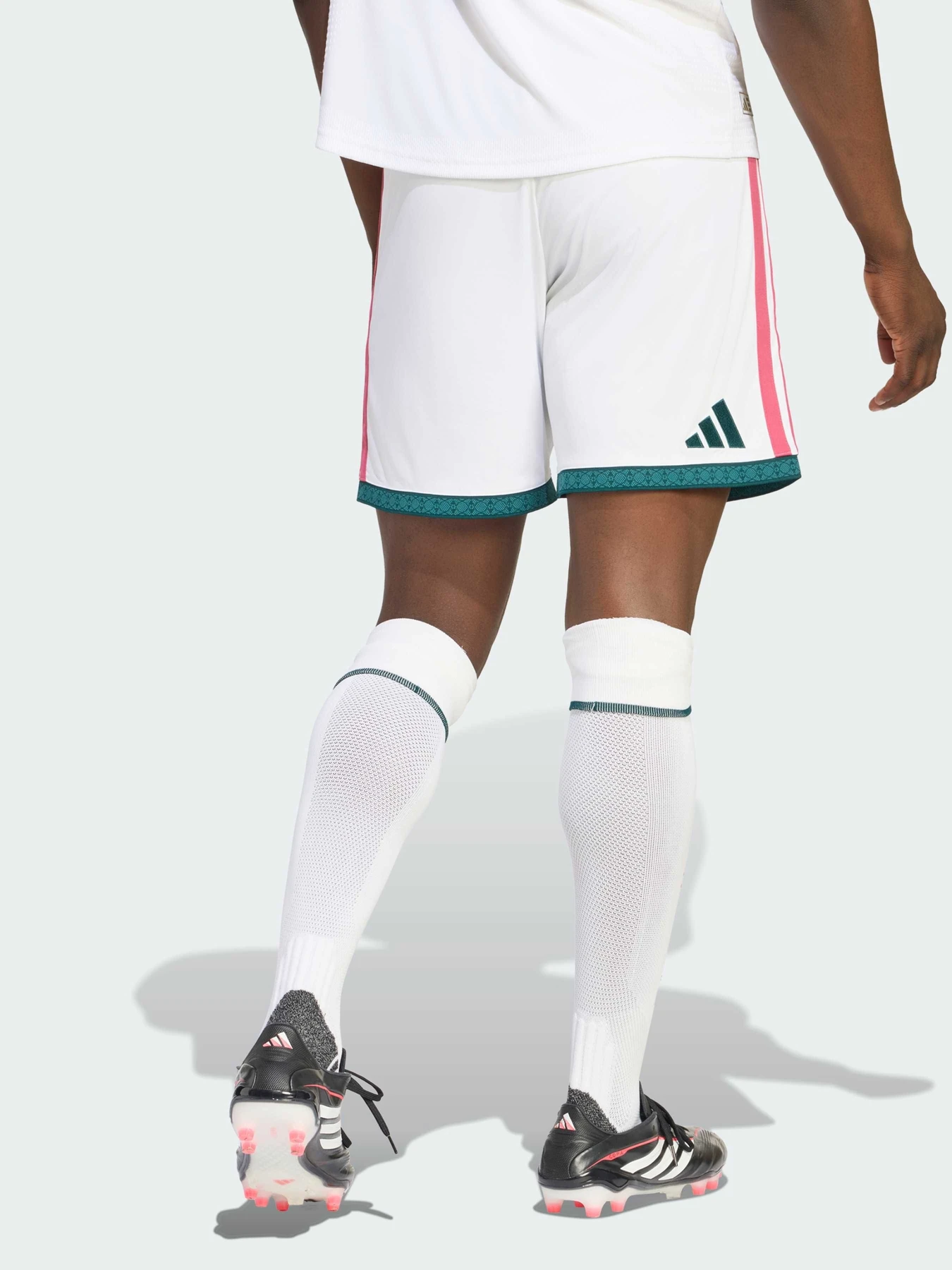 Шорты Adidas модель JZ7214 Шорты Adidas модель JZ7214 Фото