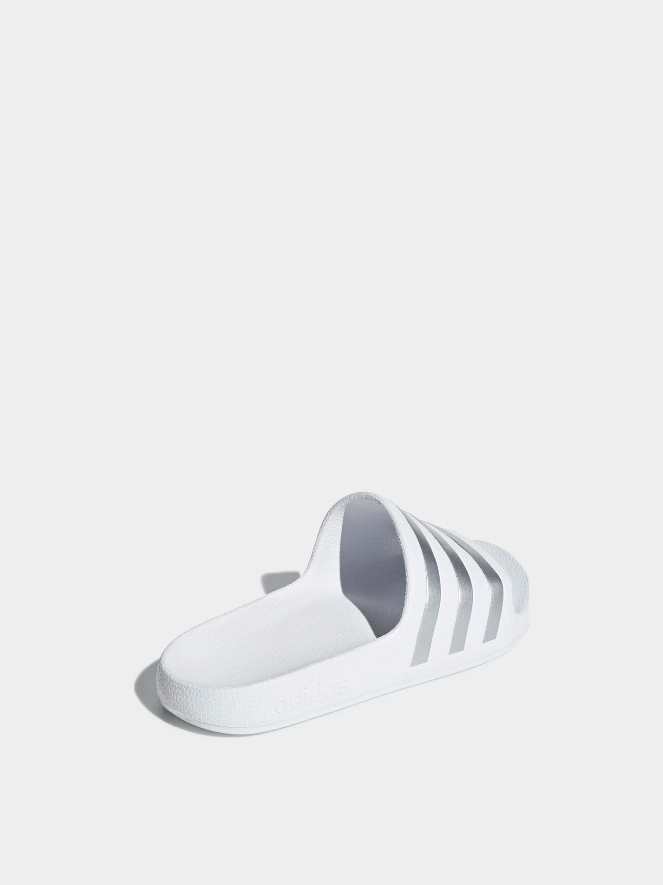 Шлёпанцы Adidas Adilette модель F35555 Шлёпанцы Adidas Adilette модель F35555 Фото