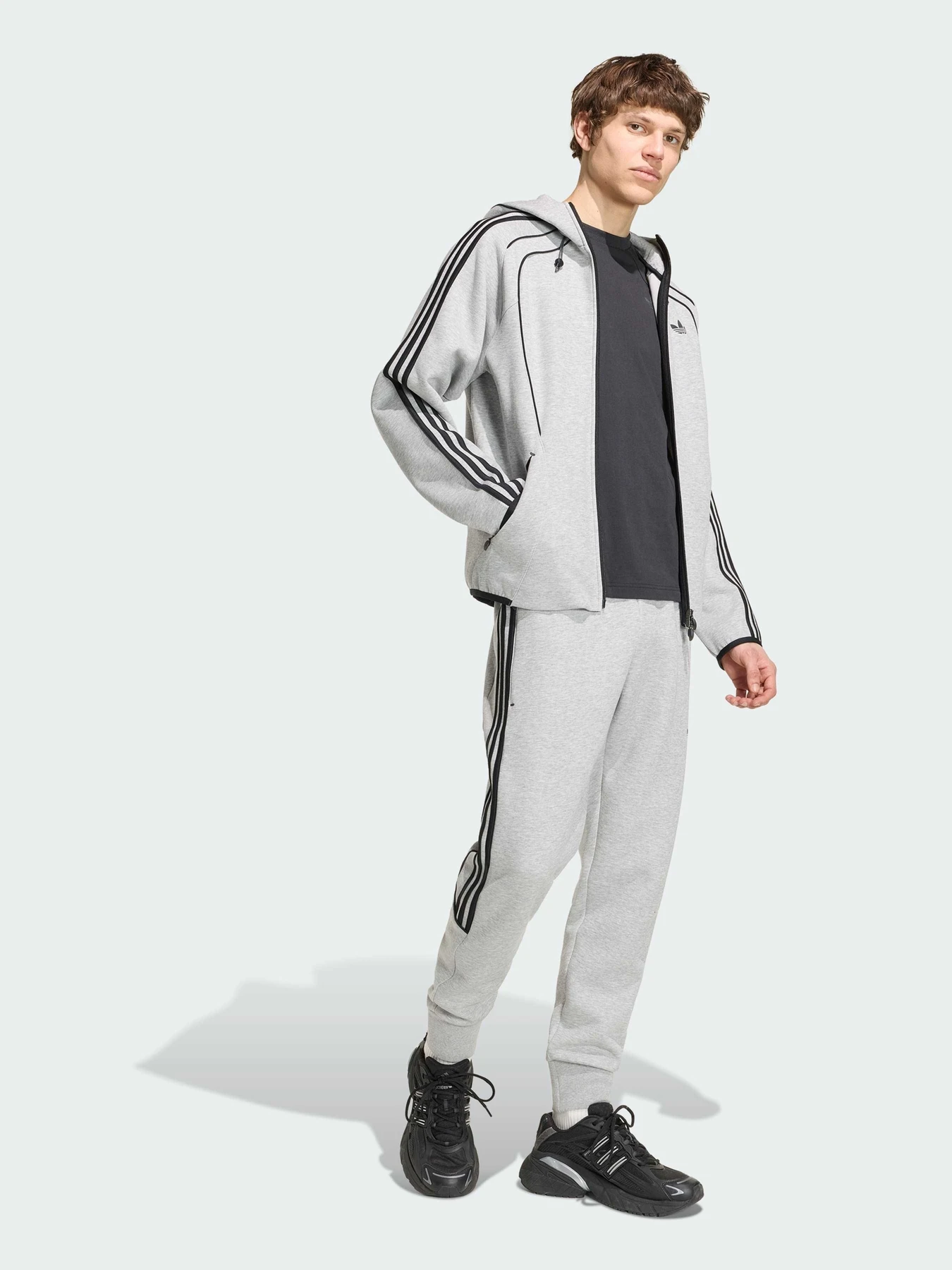 Худи и свитшоты Adidas модель KR7070 Худи и свитшоты Adidas модель KR7070 Фото