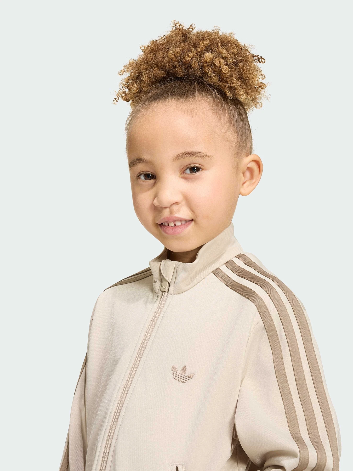 Костюмы Adidas Adicolor модель HZ6592 Костюмы Adidas Adicolor модель HZ6592 Фото
