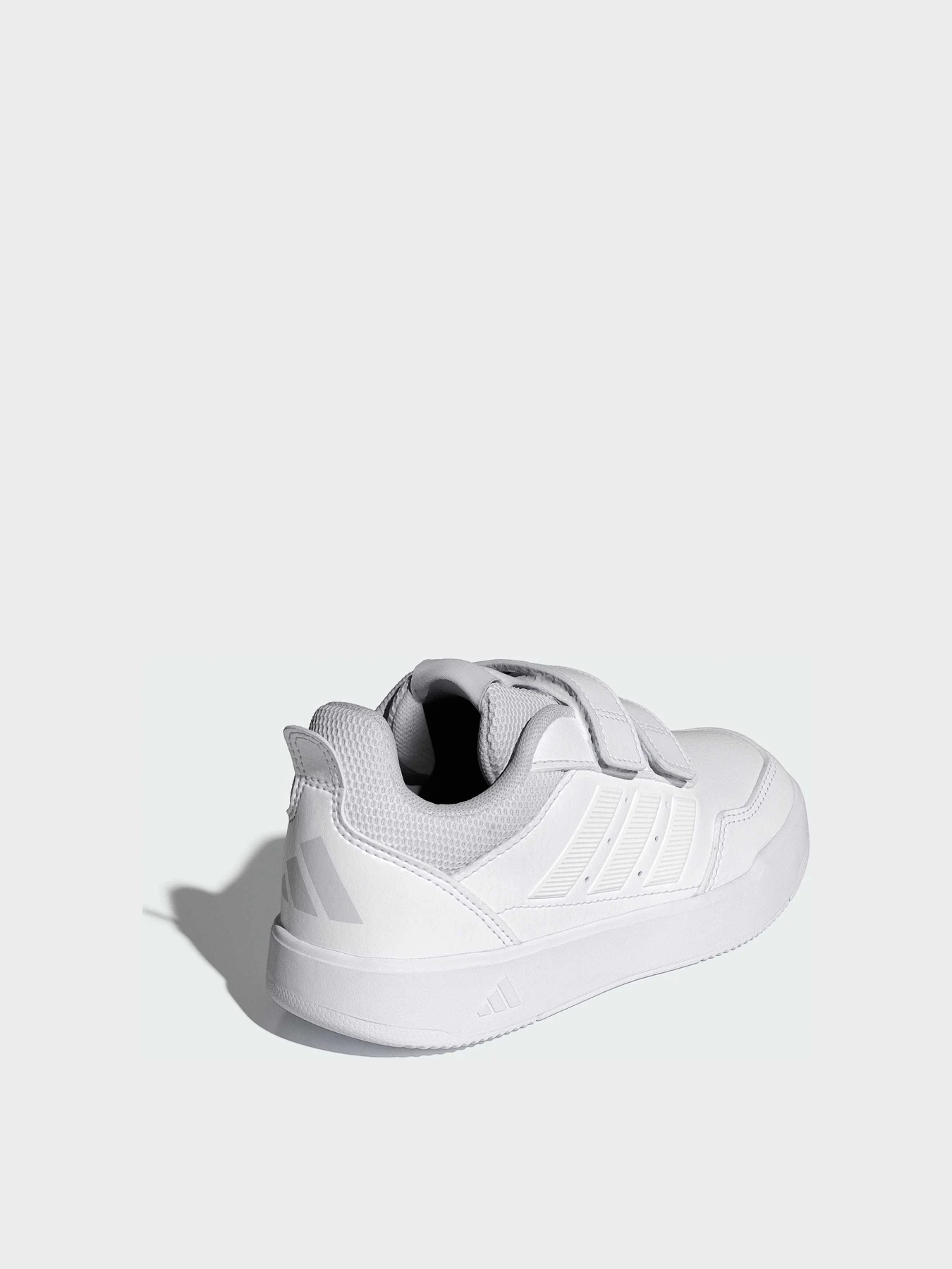 Кроссовки Adidas модель JQ1840 Кроссовки Adidas модель JQ1840 Фото