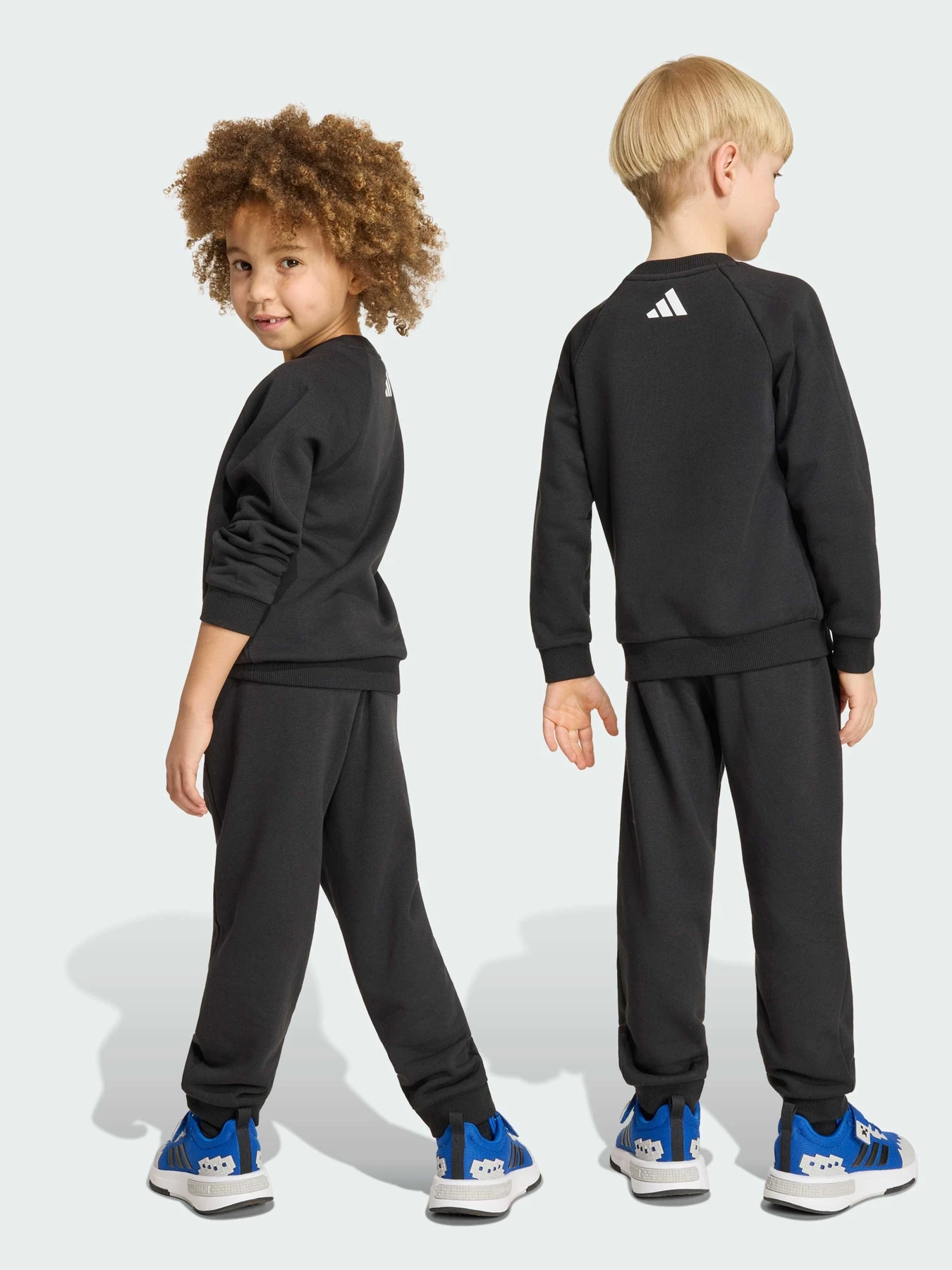 Костюмы Adidas модель KH3194 Костюмы Adidas модель KH3194 Фото