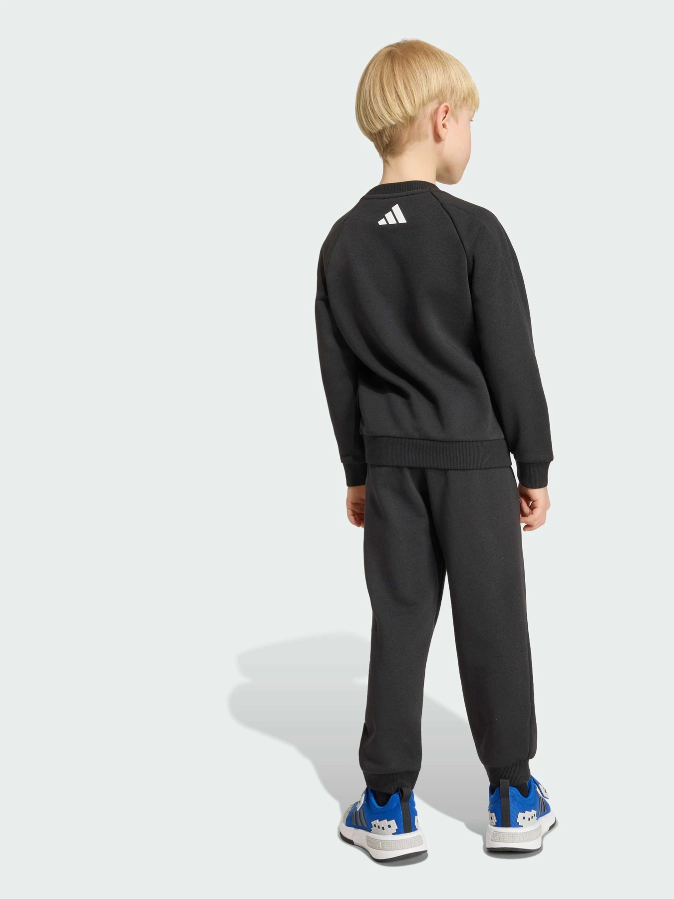 Костюмы Adidas модель KH3194 Костюмы Adidas модель KH3194 Фото