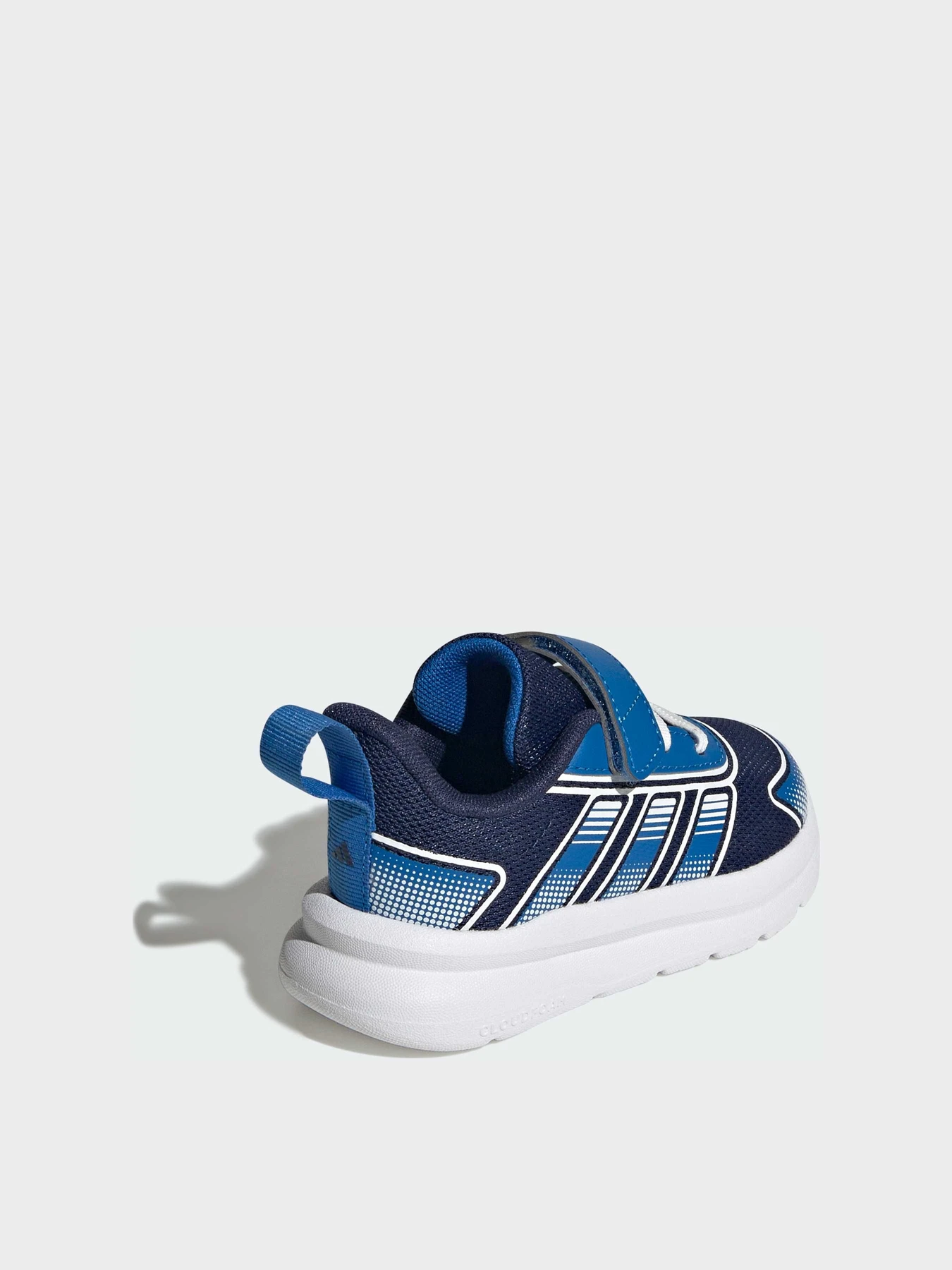 Кроссовки Adidas модель KI7403 Кроссовки Adidas модель KI7403 Фото
