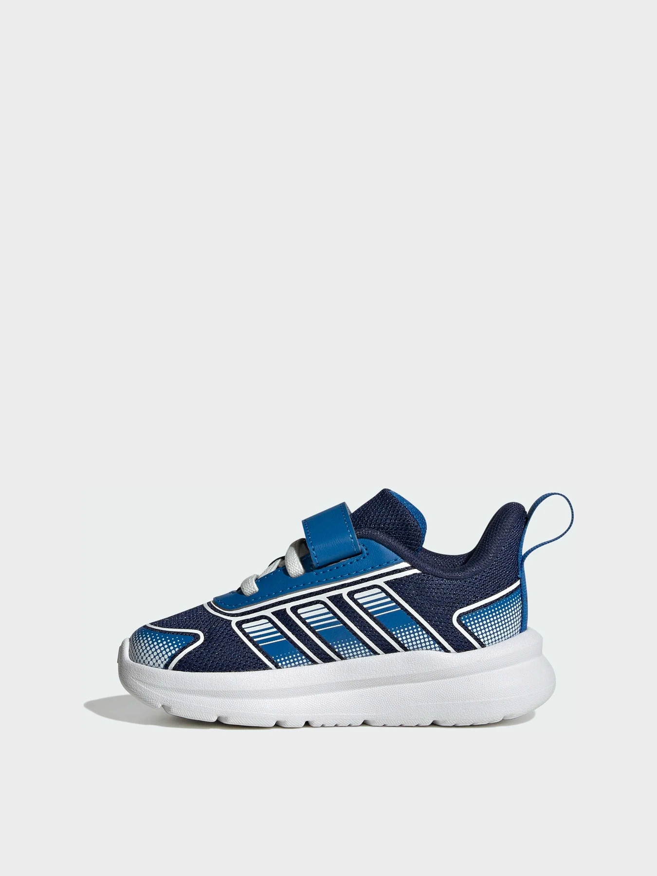 Кроссовки Adidas модель KI7403 Кроссовки Adidas модель KI7403 Фото