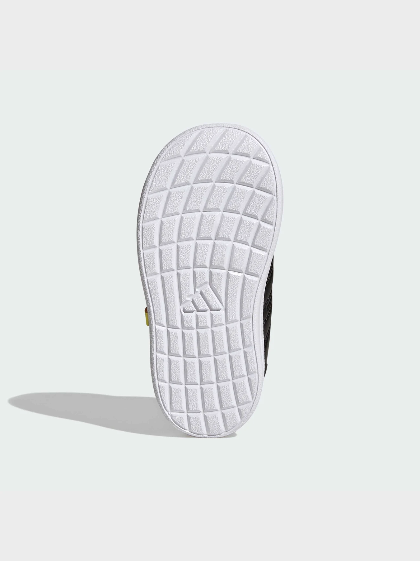 Кроссовки Adidas модель KJ7002 Кроссовки Adidas модель KJ7002 Фото