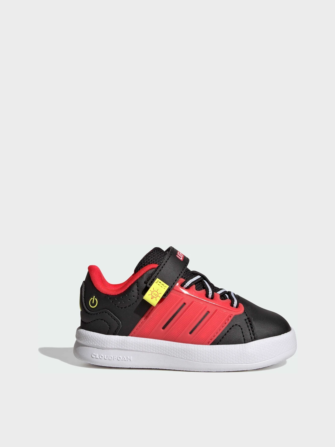 Кроссовки Adidas модель KJ7002 Кроссовки Adidas модель KJ7002 Фото