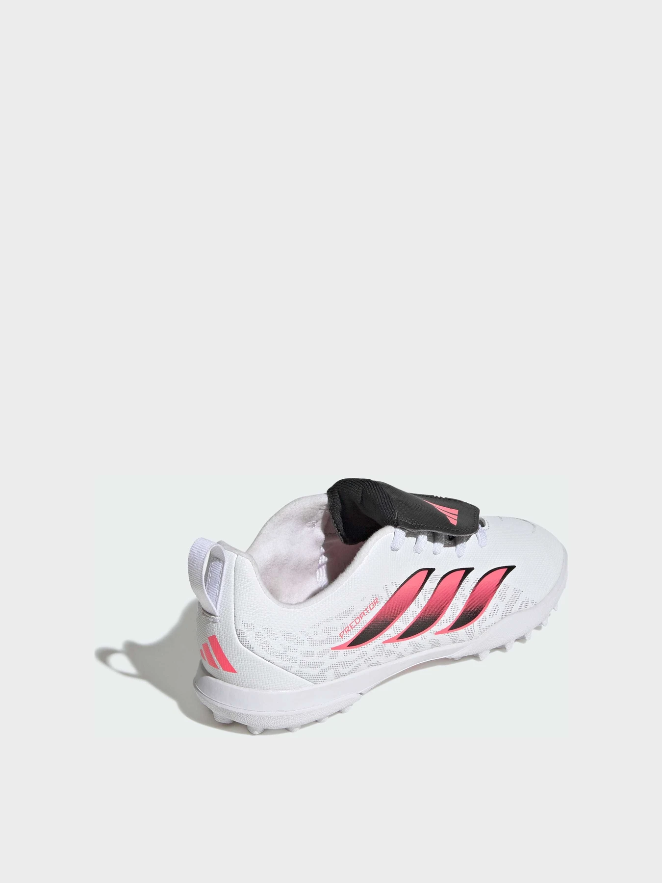 Кросівки Adidas Predator модель IH2087 Кросівки Adidas Predator модель IH2087 Фото