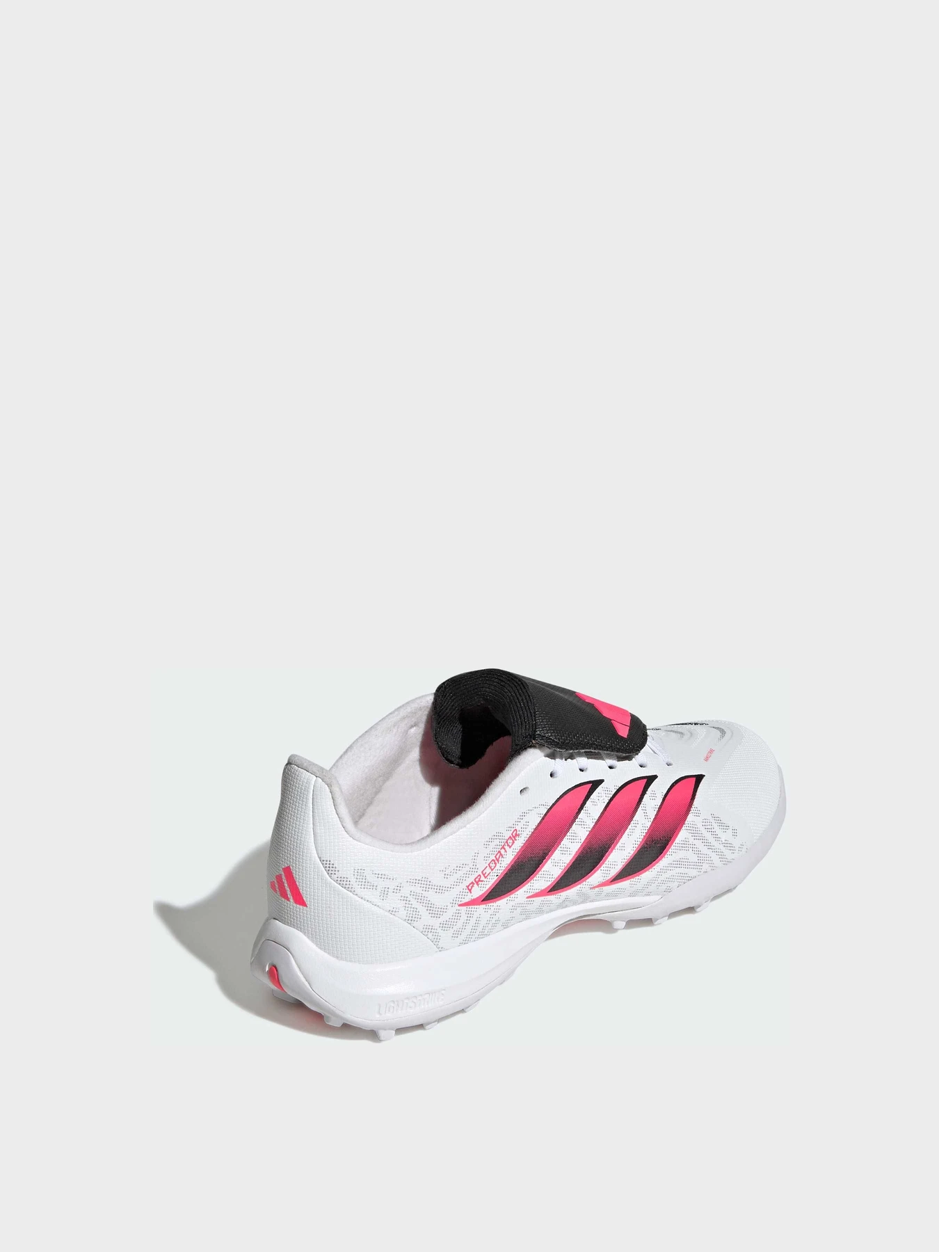 Кросівки Adidas Predator модель IH2103 Кросівки Adidas Predator модель IH2103 Фото