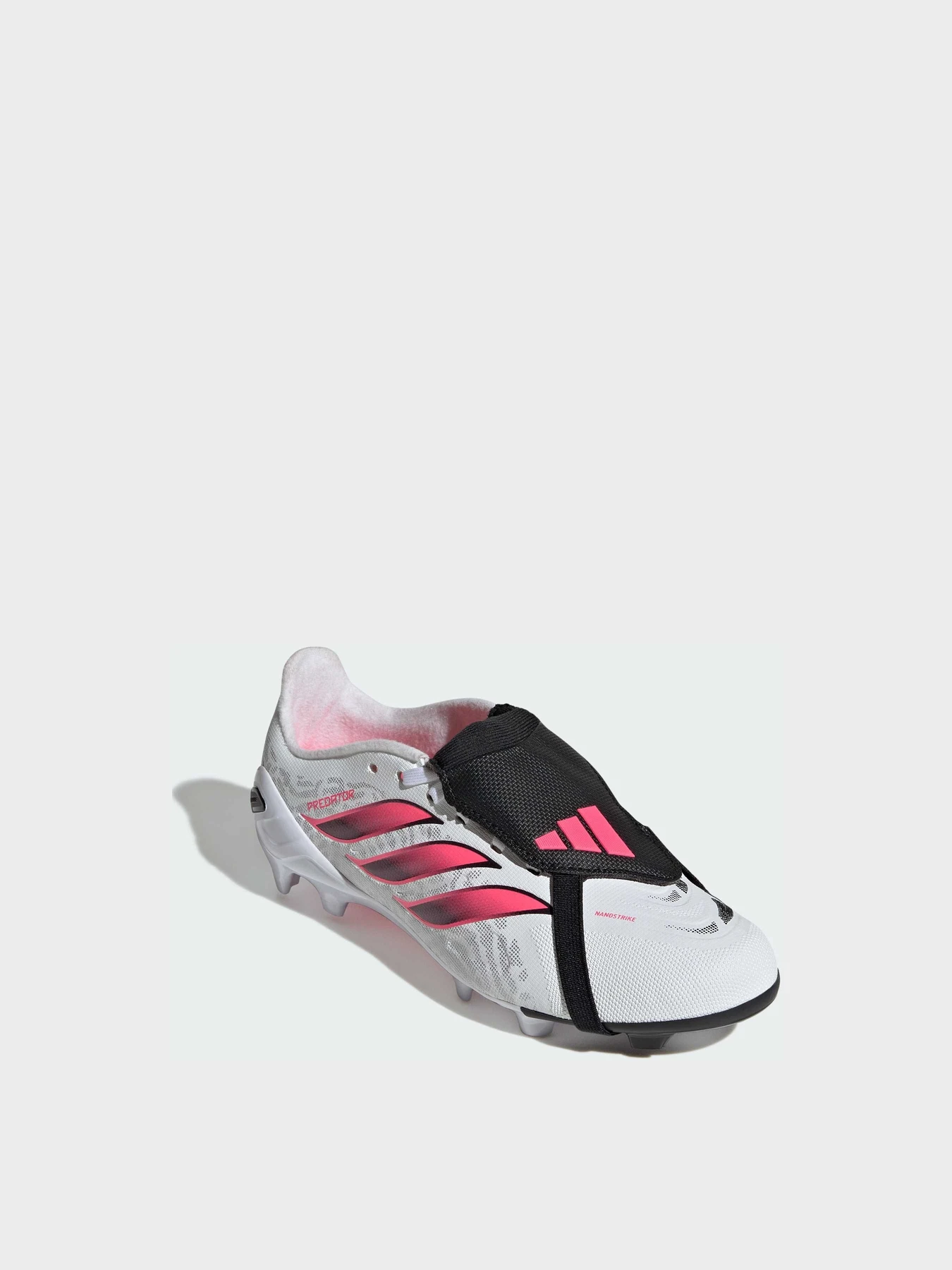 Кросівки Adidas Predator модель IH2107 Кросівки Adidas Predator модель IH2107 Фото