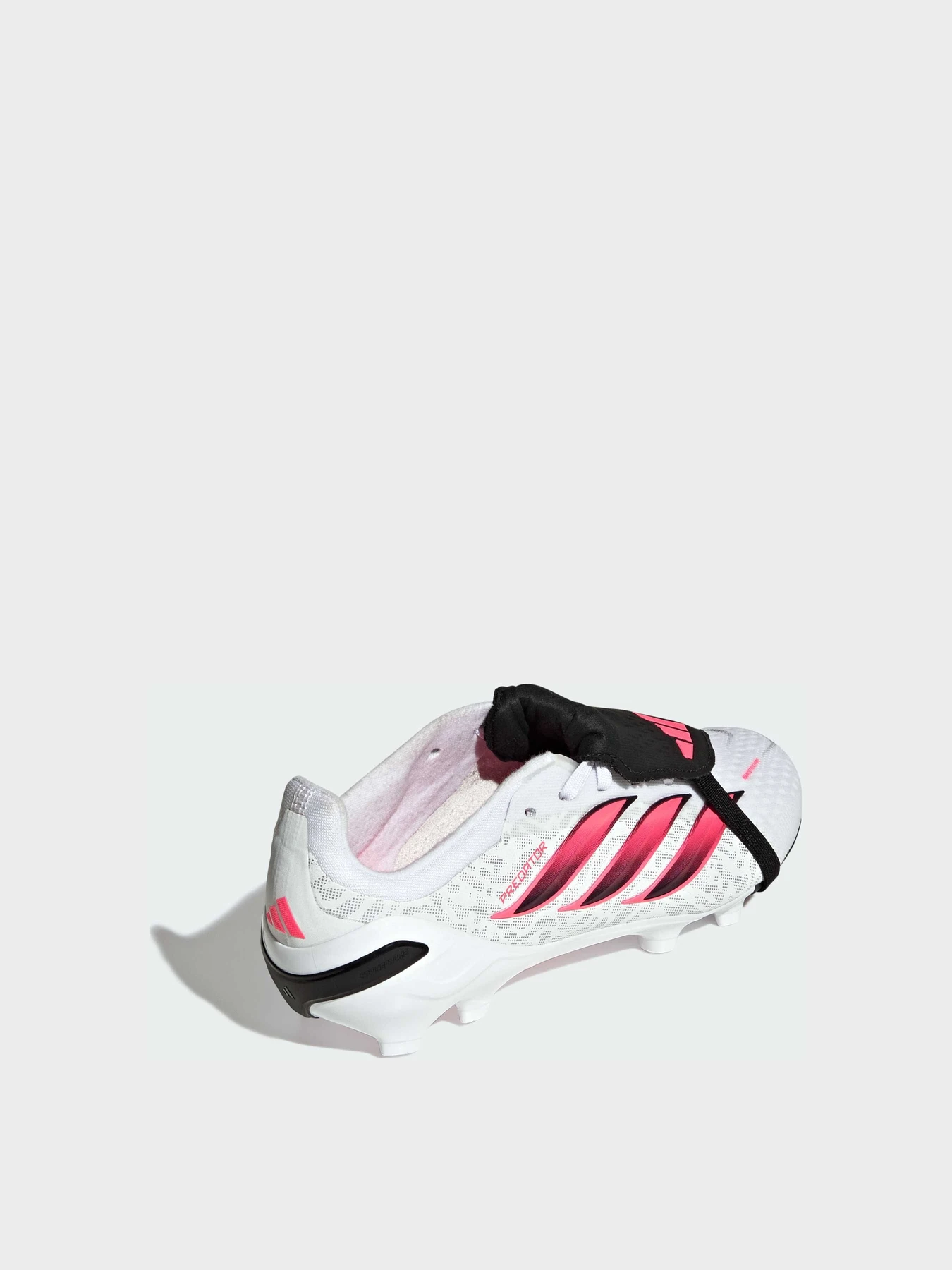 Кросівки Adidas Predator модель IH2109 Кросівки Adidas Predator модель IH2109 Фото