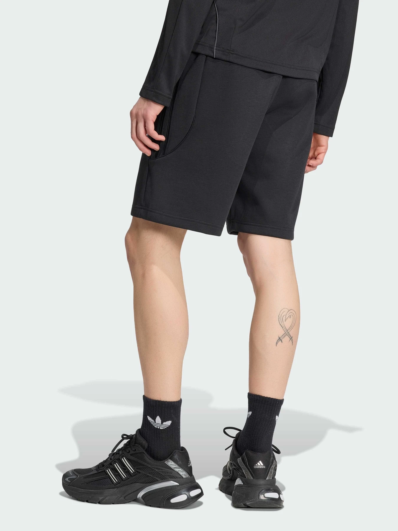 Шорты Adidas модель KQ8981 Фото