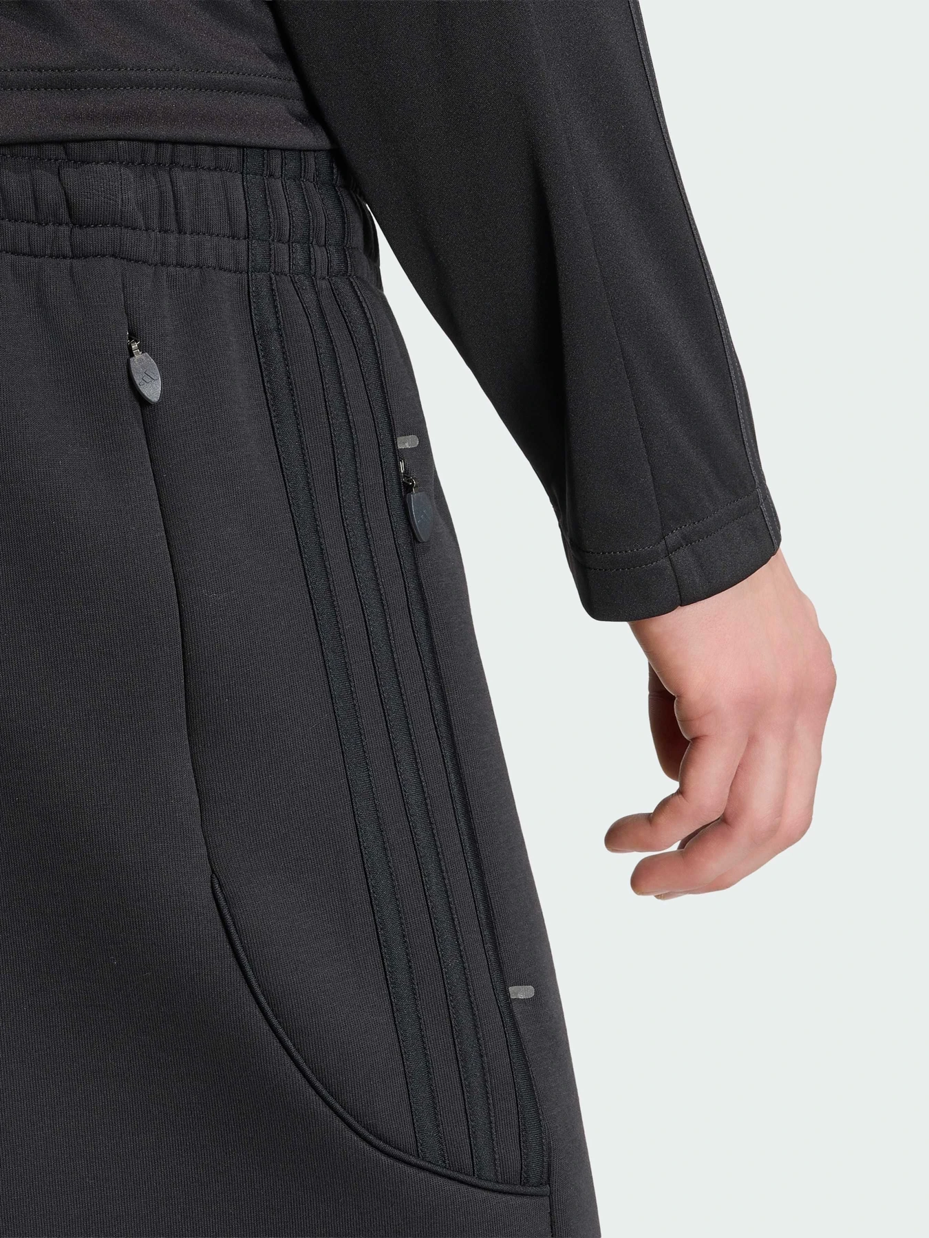 Шорты Adidas модель KQ8981 Фото
