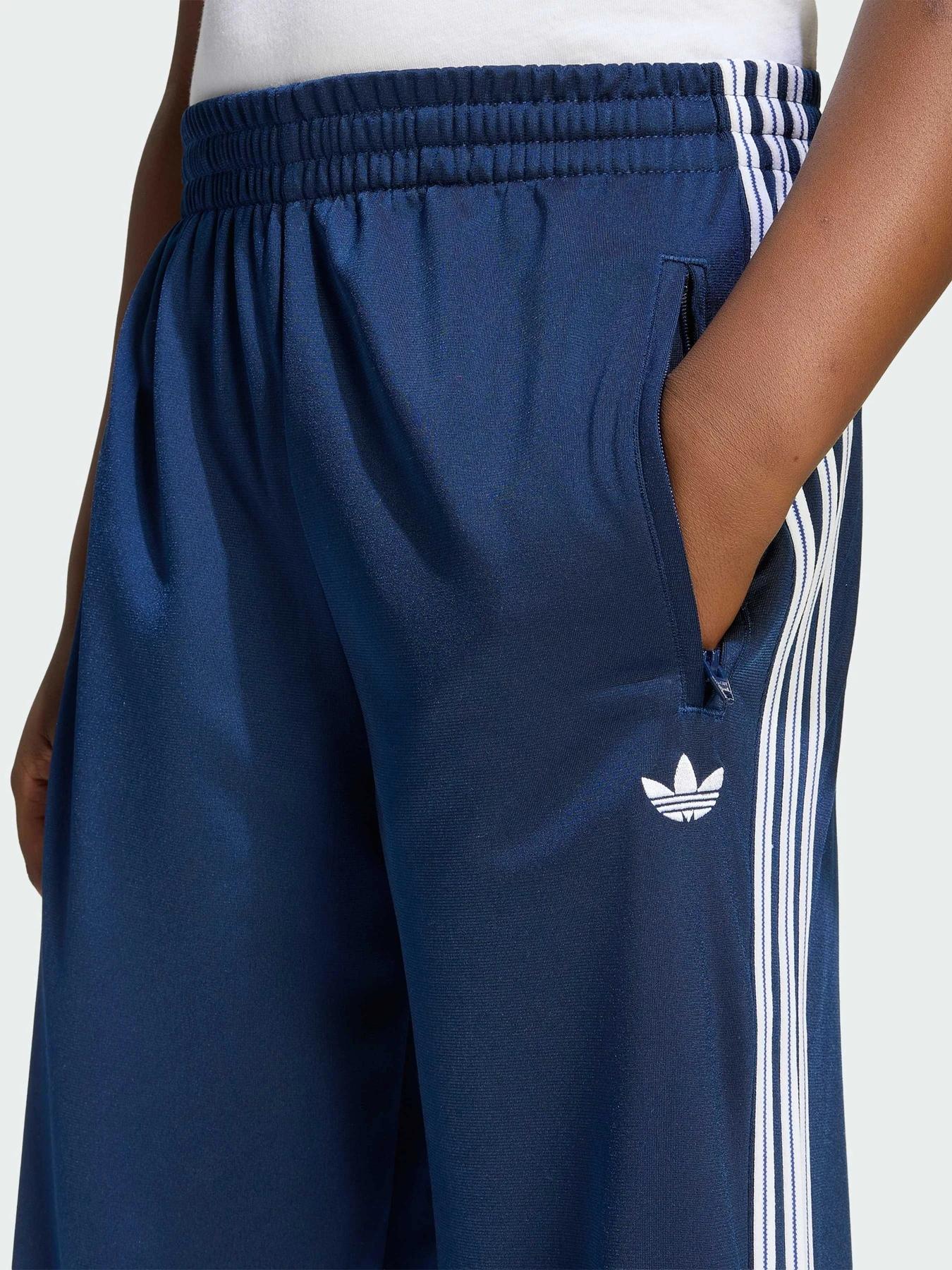 Брюки Adidas модель KS4176 Брюки Adidas модель KS4176 Фото