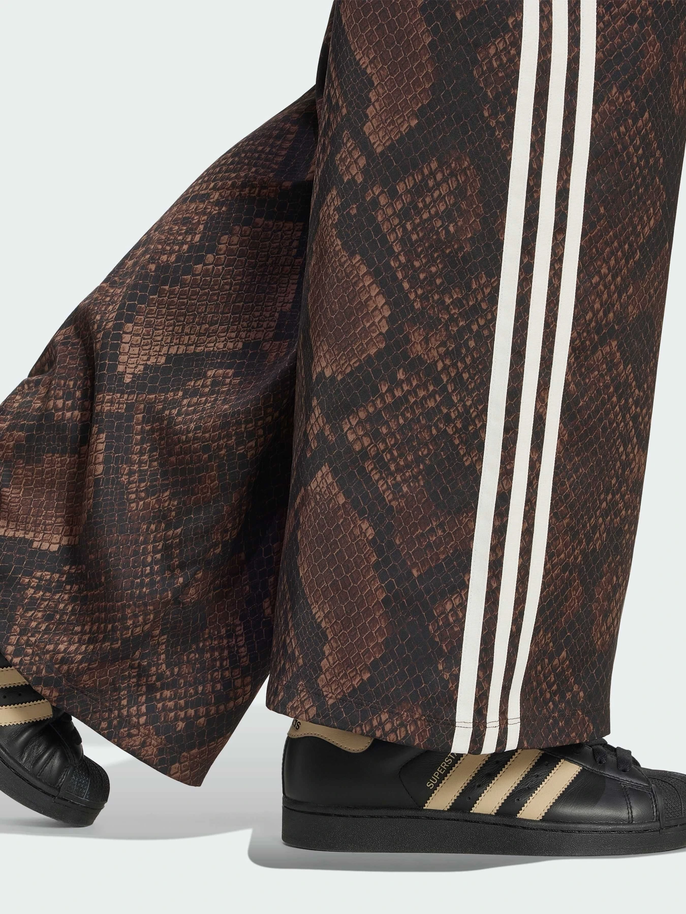 Брюки Adidas модель KX1887 Брюки Adidas модель KX1887 Фото