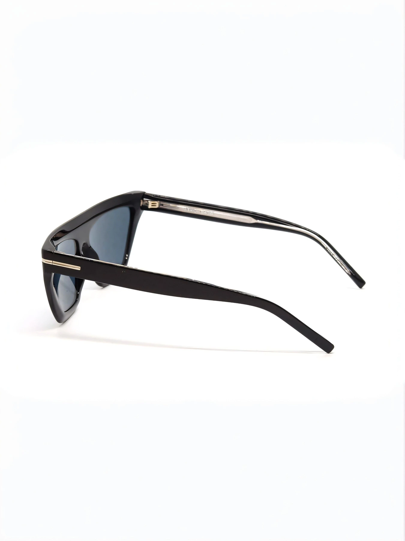 Очки HUGO BOSS модель E0000422210 Очки HUGO BOSS модель E0000422210 Фото