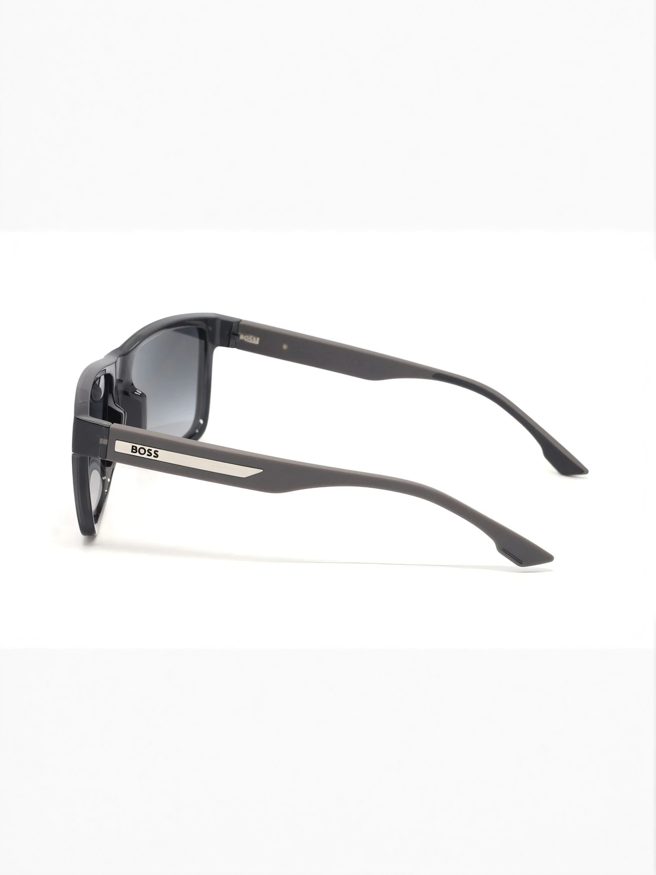 Очки HUGO BOSS модель E0000574704 Фото