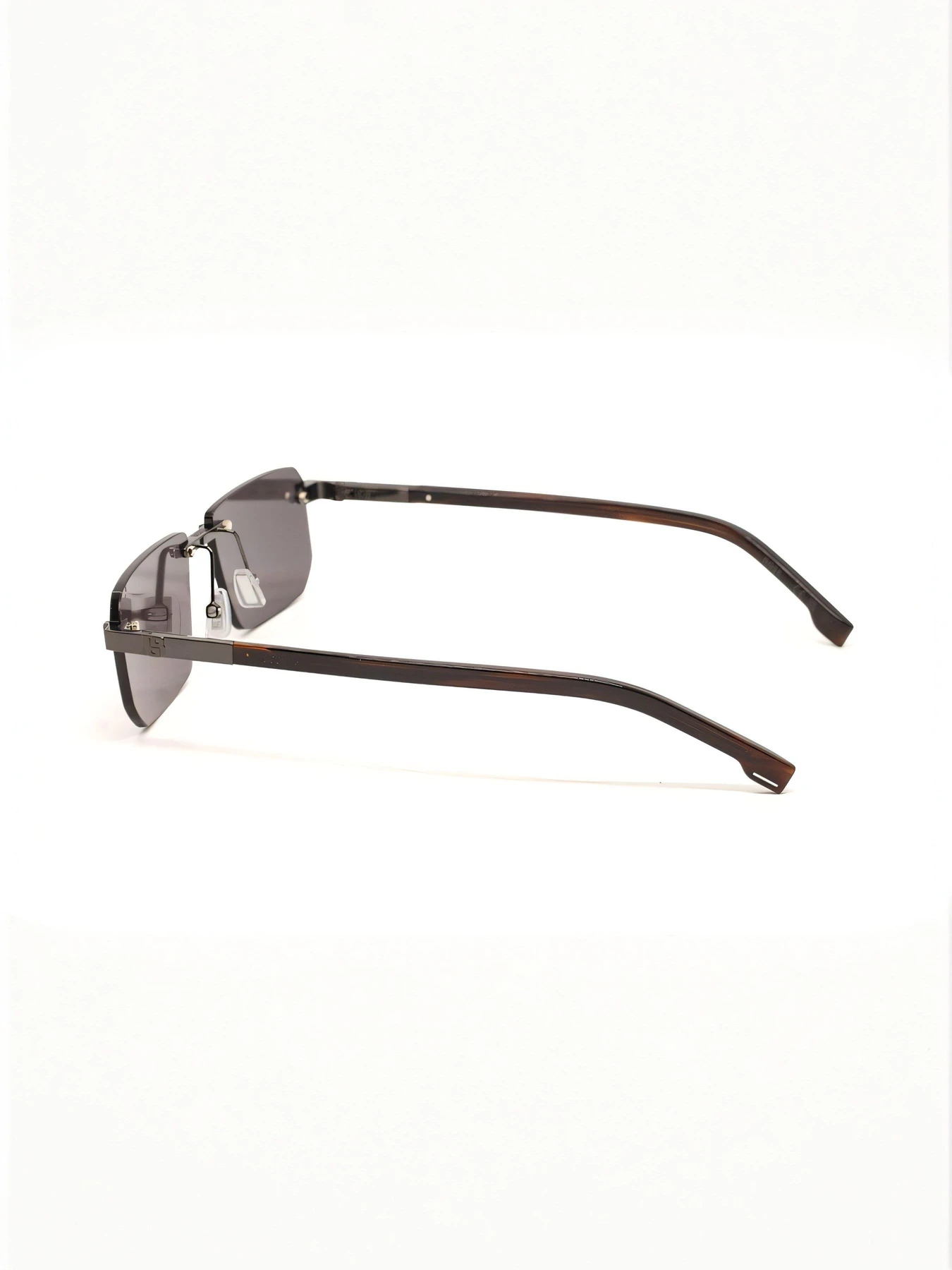 Очки HUGO BOSS модель E0000574718 Очки HUGO BOSS модель E0000574718 Фото
