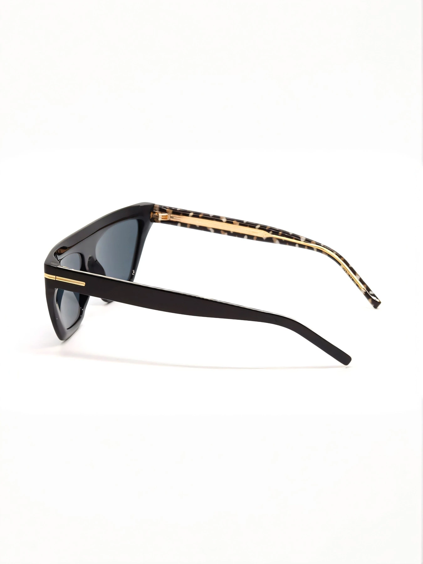 Очки HUGO BOSS модель E0000422207 Очки HUGO BOSS модель E0000422207 Фото