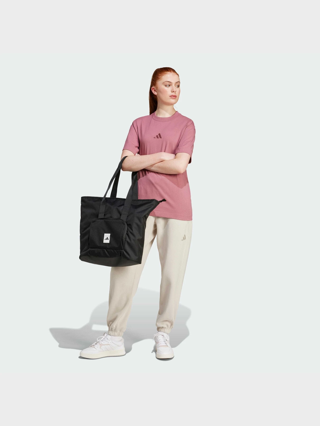 Футболки и поло Adidas модель IY6786 Футболки и поло Adidas модель IY6786 Фото