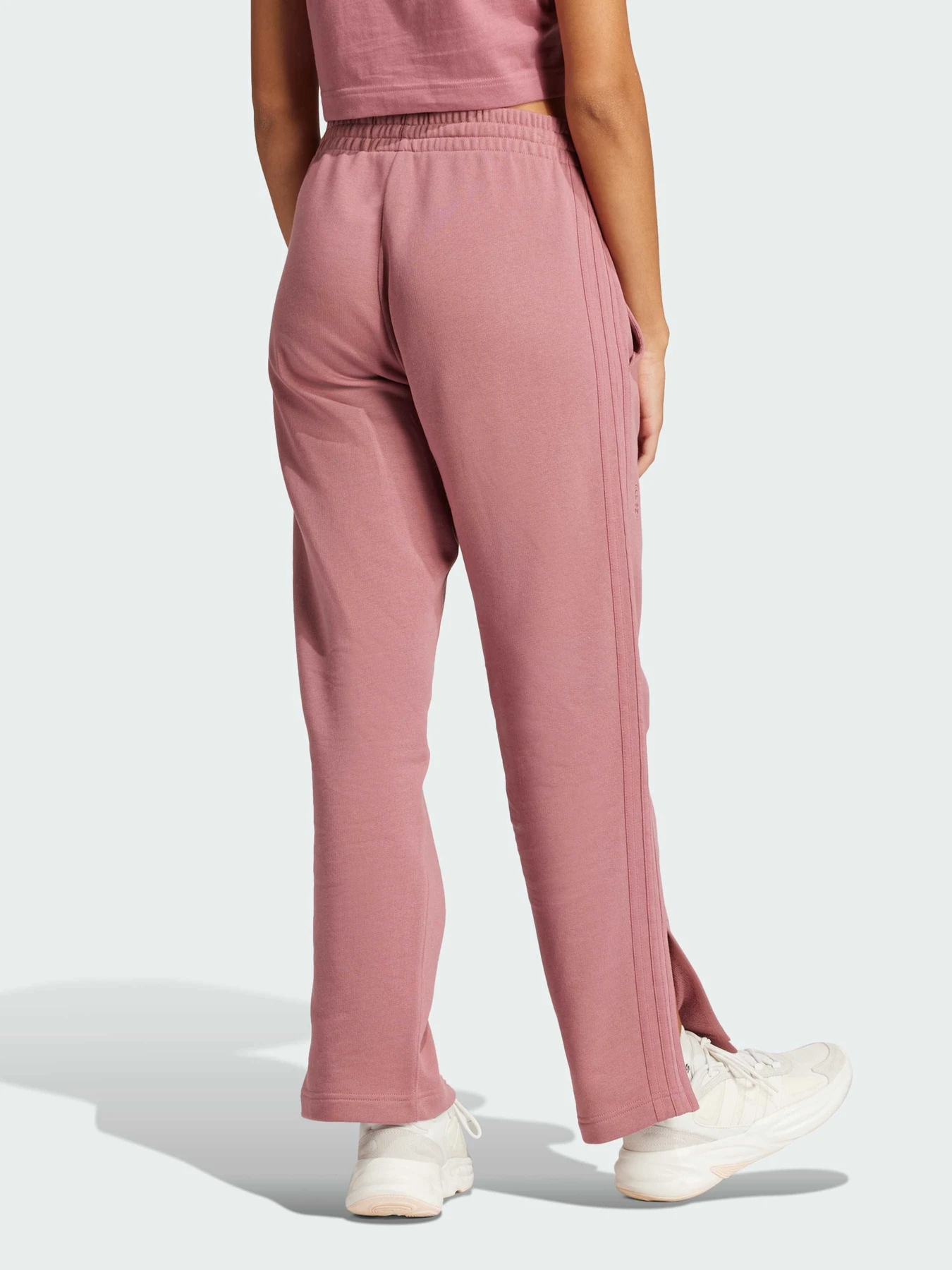 Брюки Adidas модель IY6856 Брюки Adidas модель IY6856 Фото