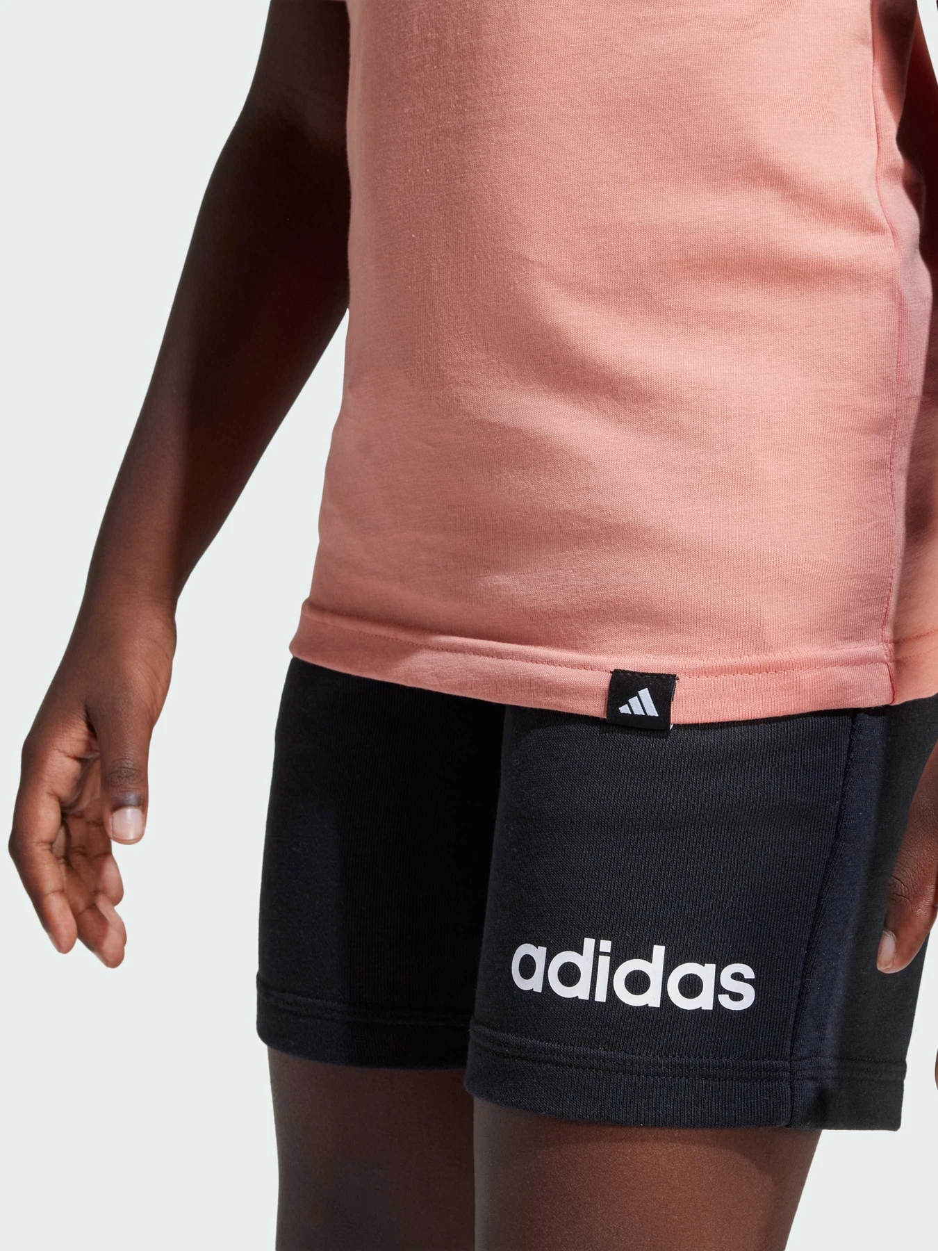 Футболки і поло Adidas модель JD3439 Футболки і поло Adidas модель JD3439 Фото