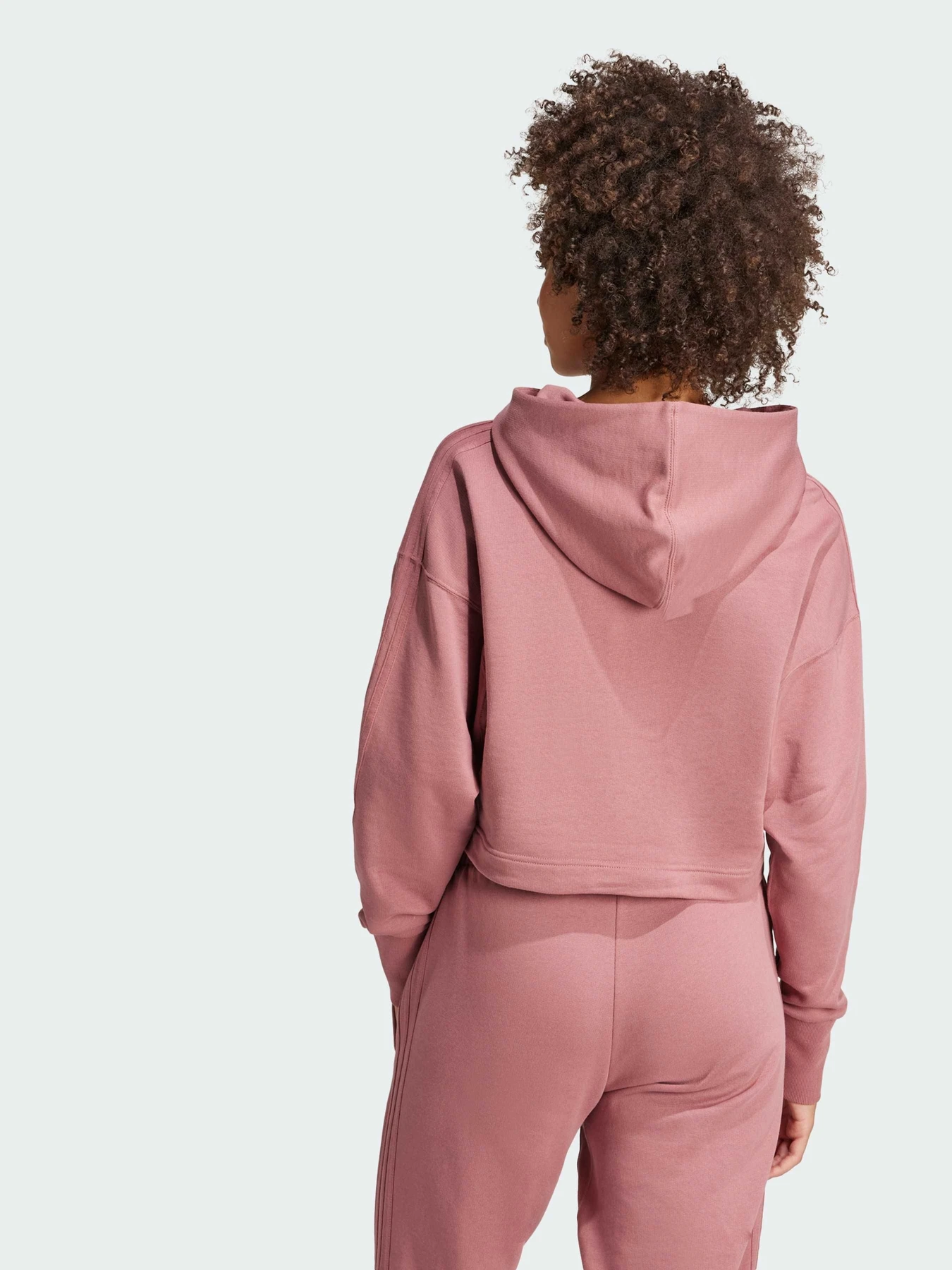 Худи и свитшоты Adidas модель IY6848 Худи и свитшоты Adidas модель IY6848 Фото