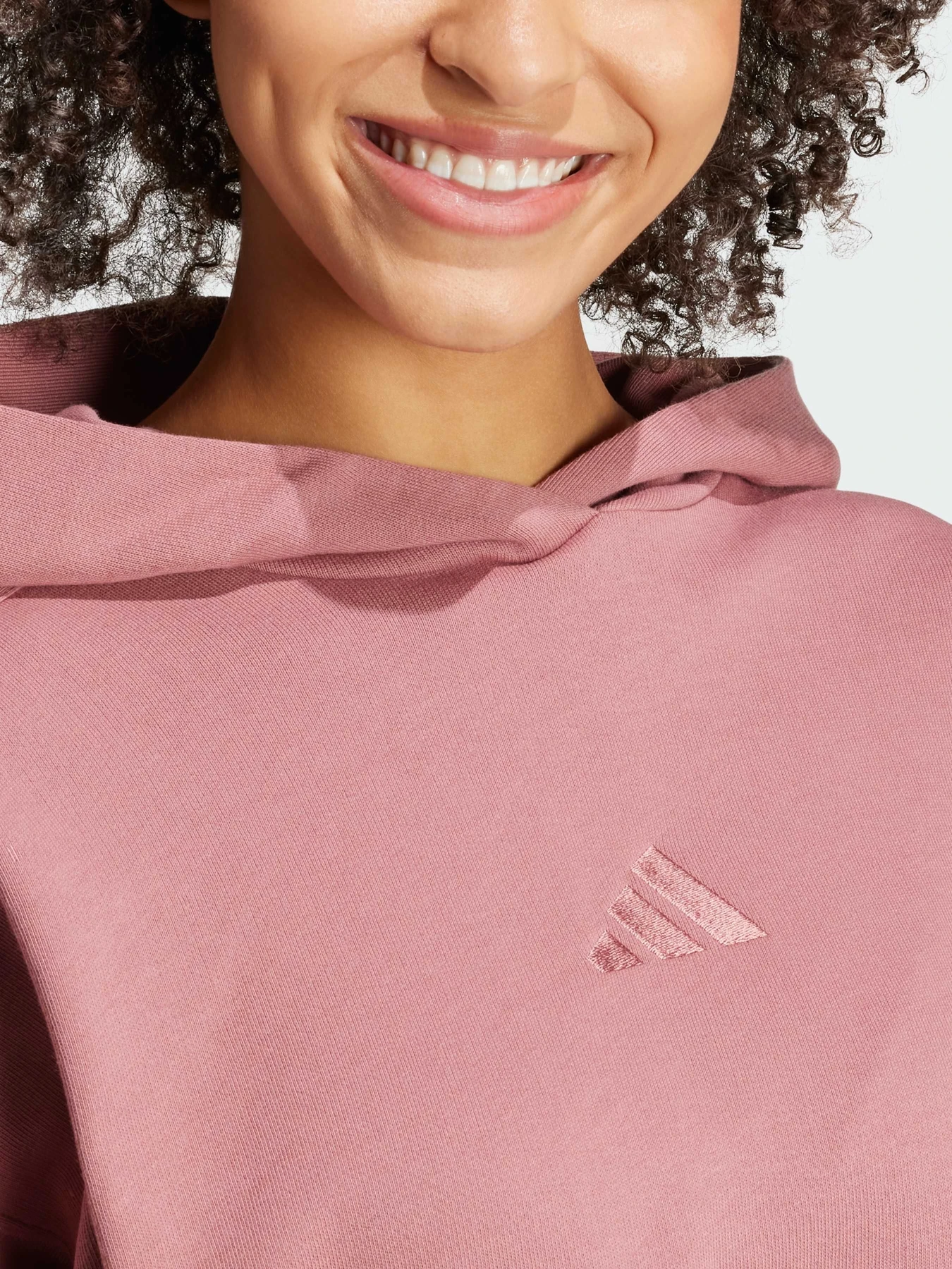 Худи и свитшоты Adidas модель IY6848 Худи и свитшоты Adidas модель IY6848 Фото
