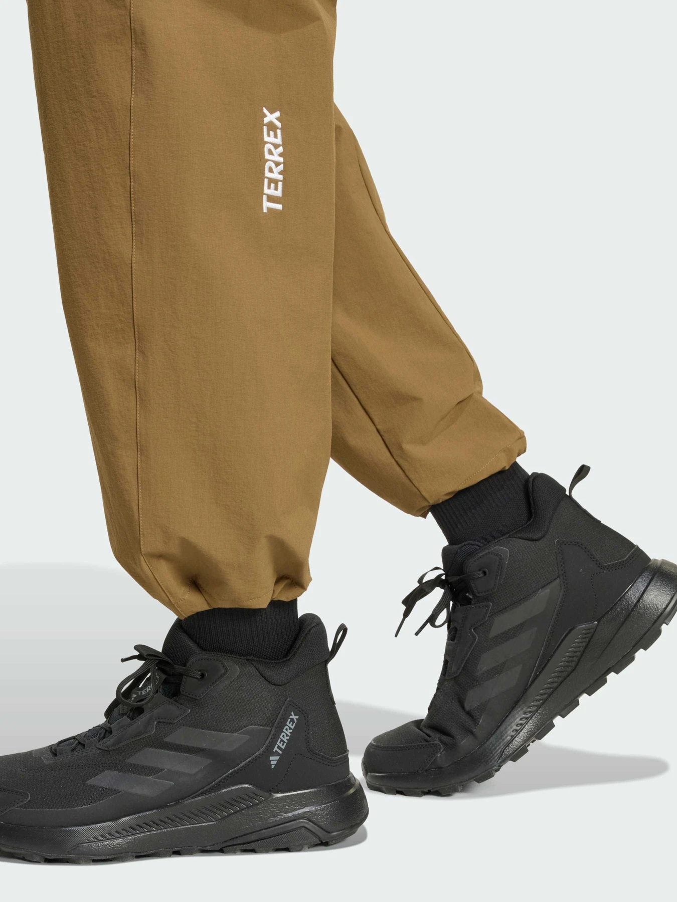 Брюки Adidas модель KE4999 Брюки Adidas модель KE4999 Фото