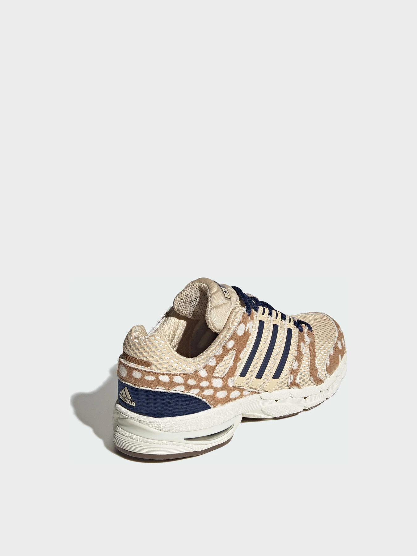 Кросівки Adidas модель KH9247 Кросівки Adidas модель KH9247 Фото