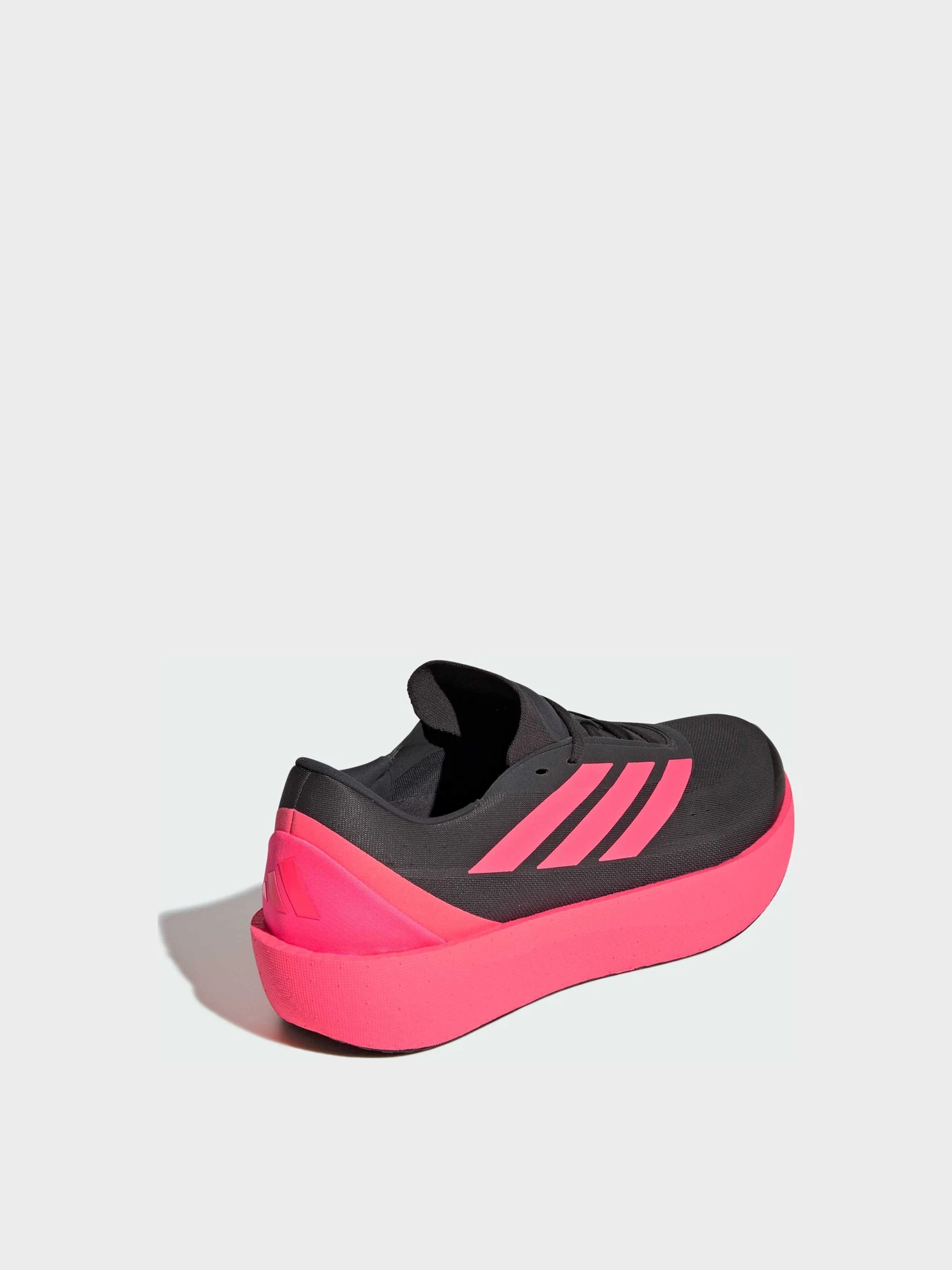 Кроссовки Adidas модель IH9492 Кроссовки Adidas модель IH9492 Фото