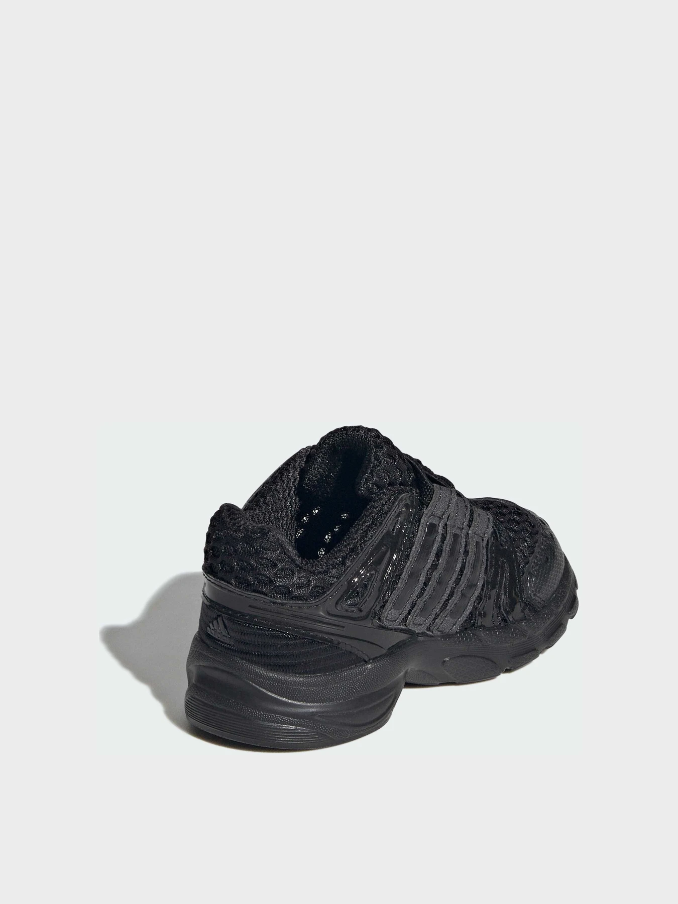 Кроссовки Adidas модель KJ8366 Кроссовки Adidas модель KJ8366 Фото