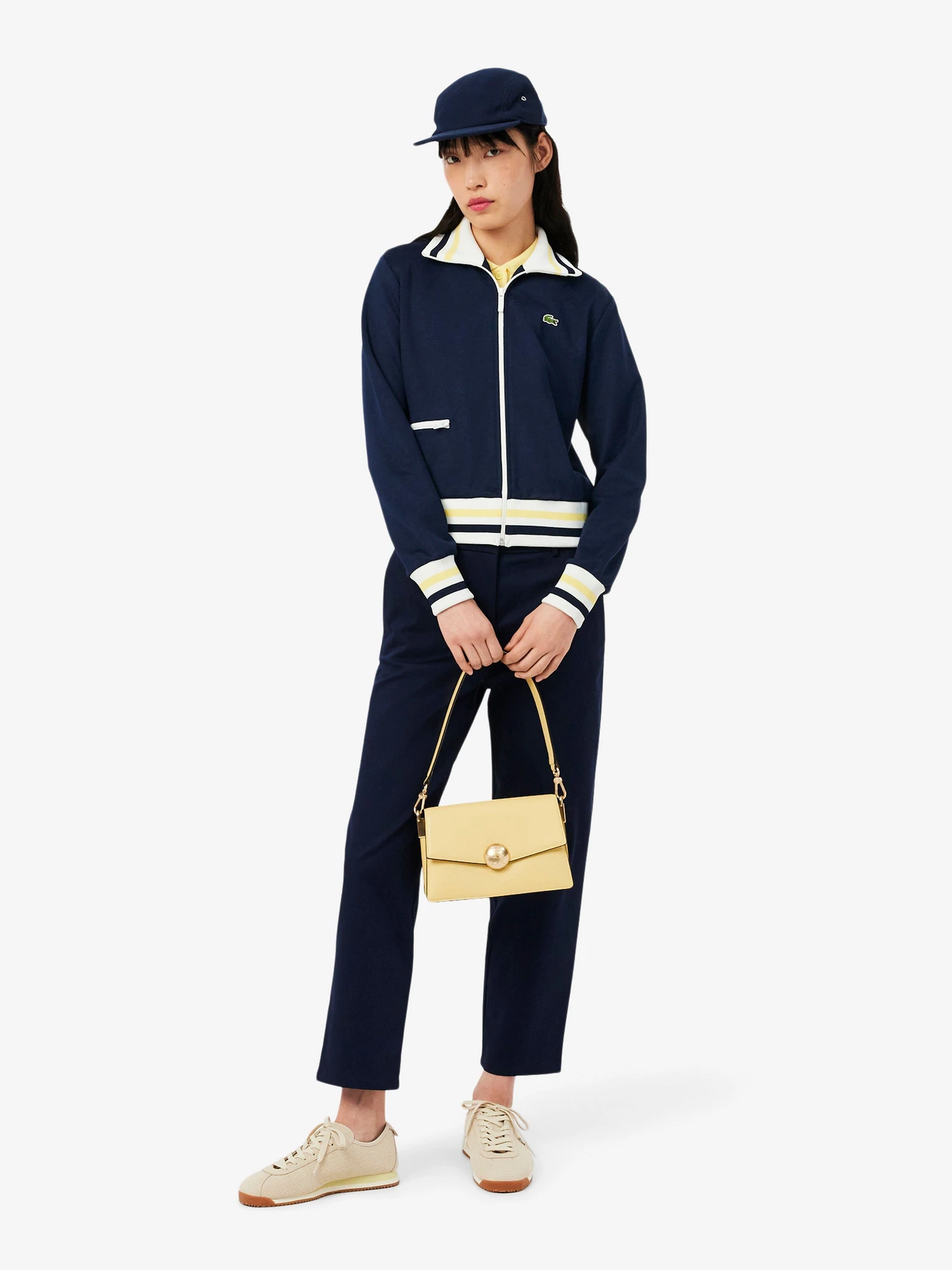 Худи и свитшоты Lacoste модель SF52520PW Худи и свитшоты Lacoste модель SF52520PW Фото