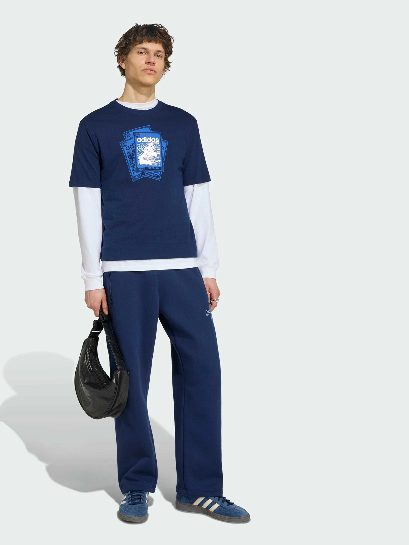 Брюки Adidas Graphics модель IB7091 Брюки Adidas Graphics модель IB7091 Фото