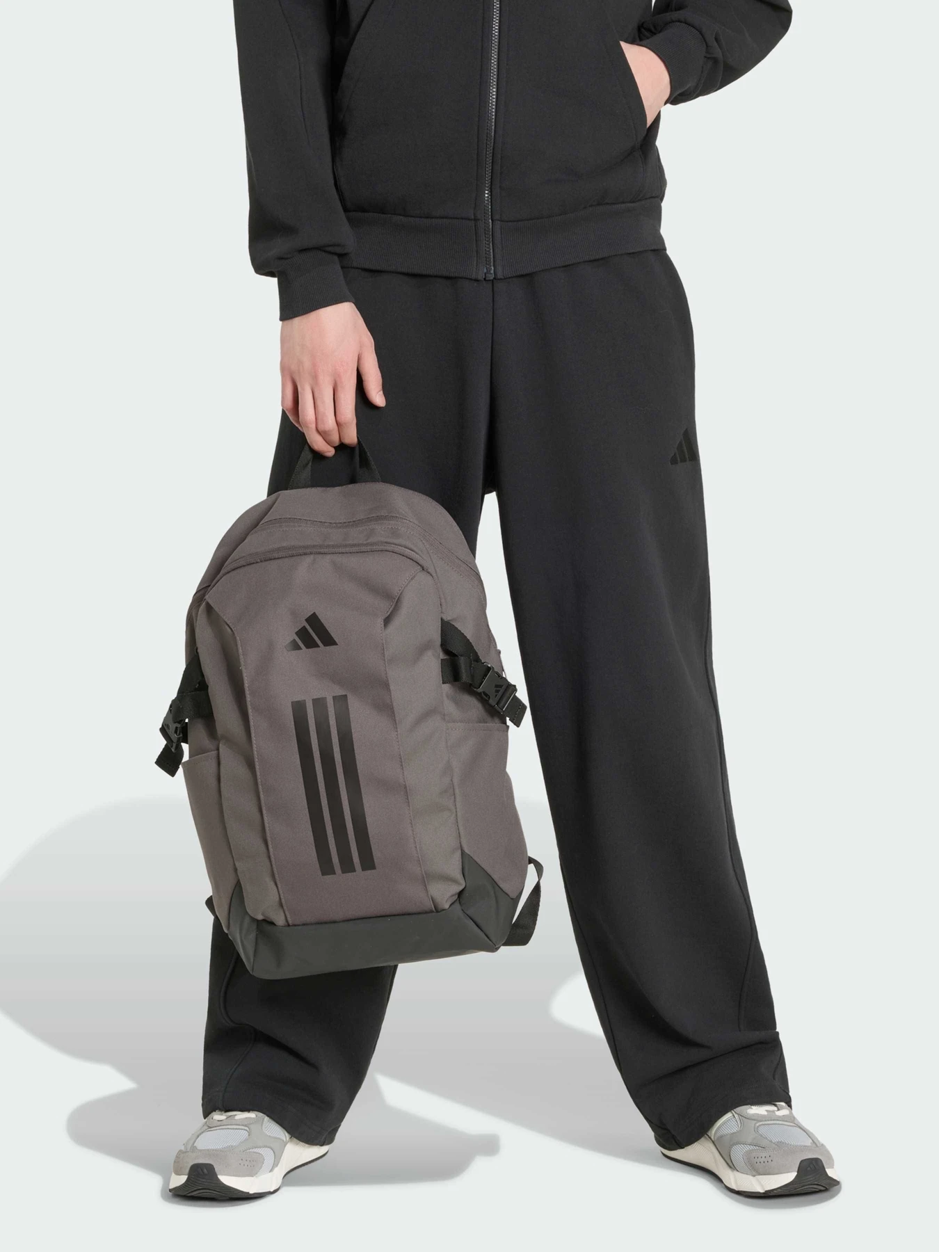 Рюкзаки Adidas 3 Stripes модель KQ6788 Рюкзаки Adidas 3 Stripes модель KQ6788 Фото