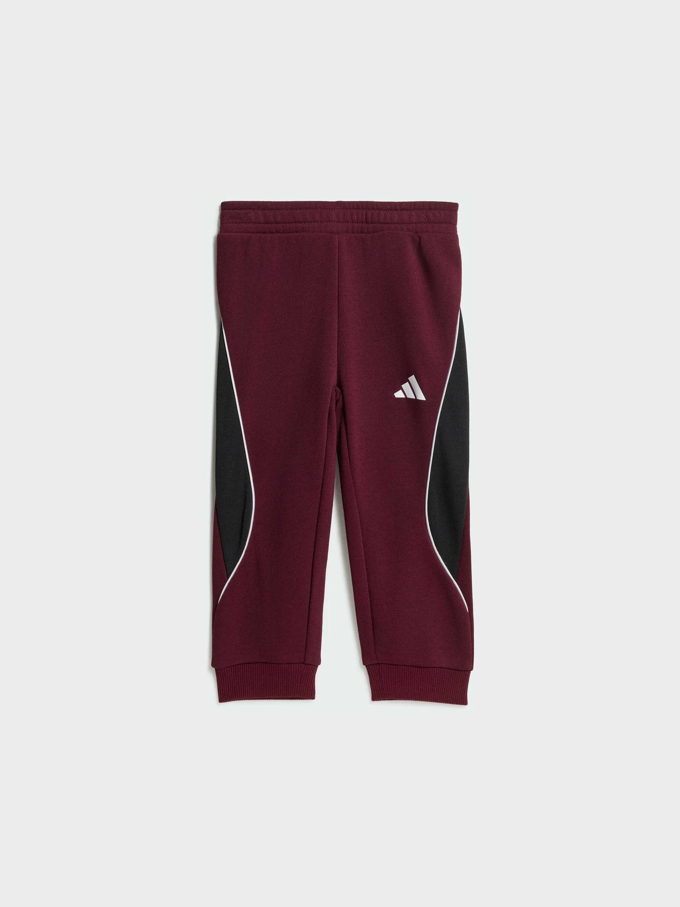 Костюмы Adidas модель KG6116 Костюмы Adidas модель KG6116 Фото