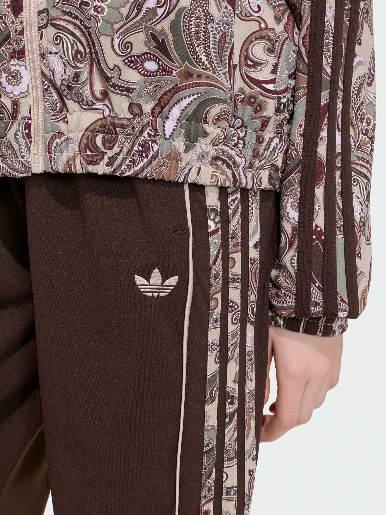 Штани Adidas Graphics модель KU9715 Штани Adidas Graphics модель KU9715 Фото