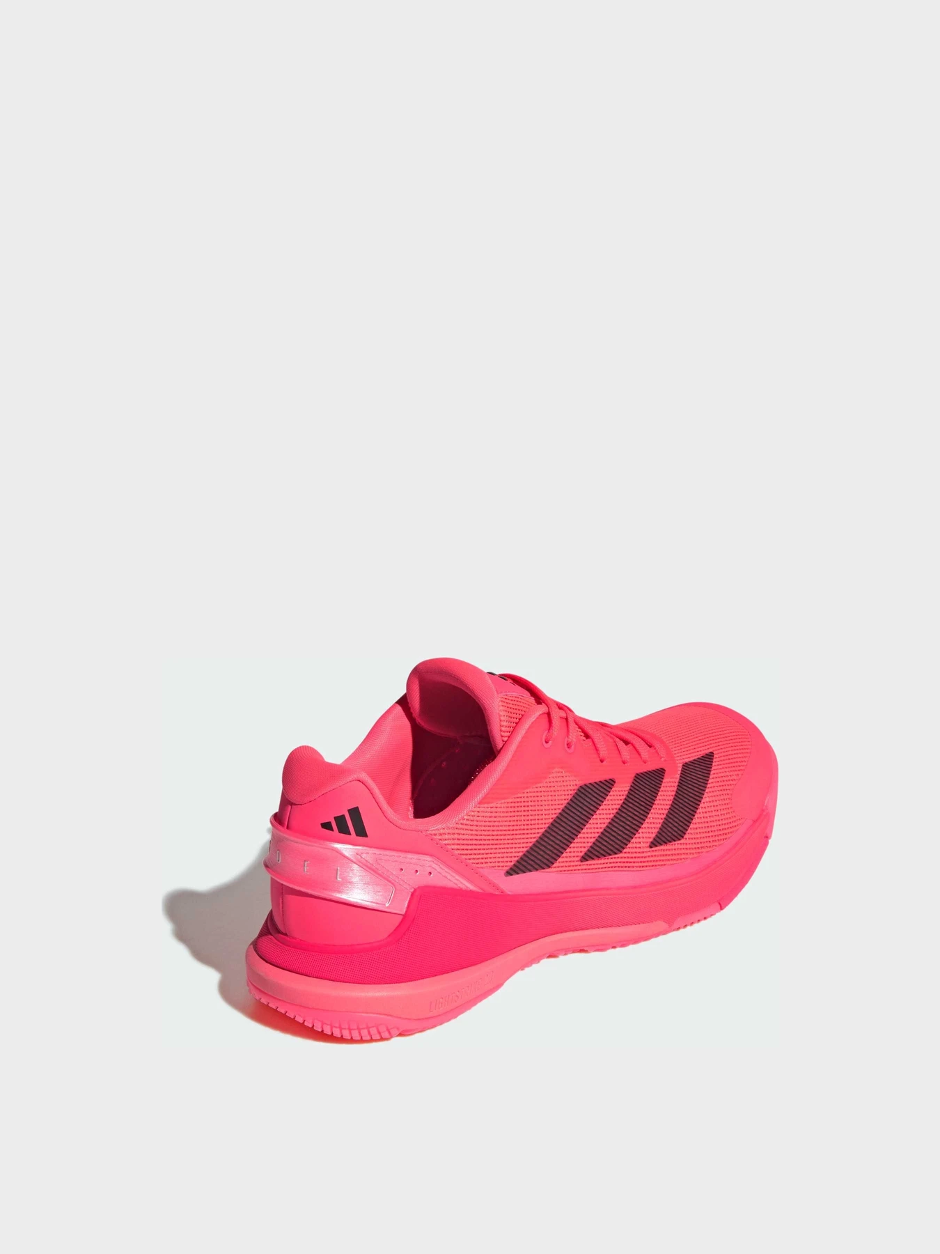 Кроссовки Adidas модель KI3587 Кроссовки Adidas модель KI3587 Фото