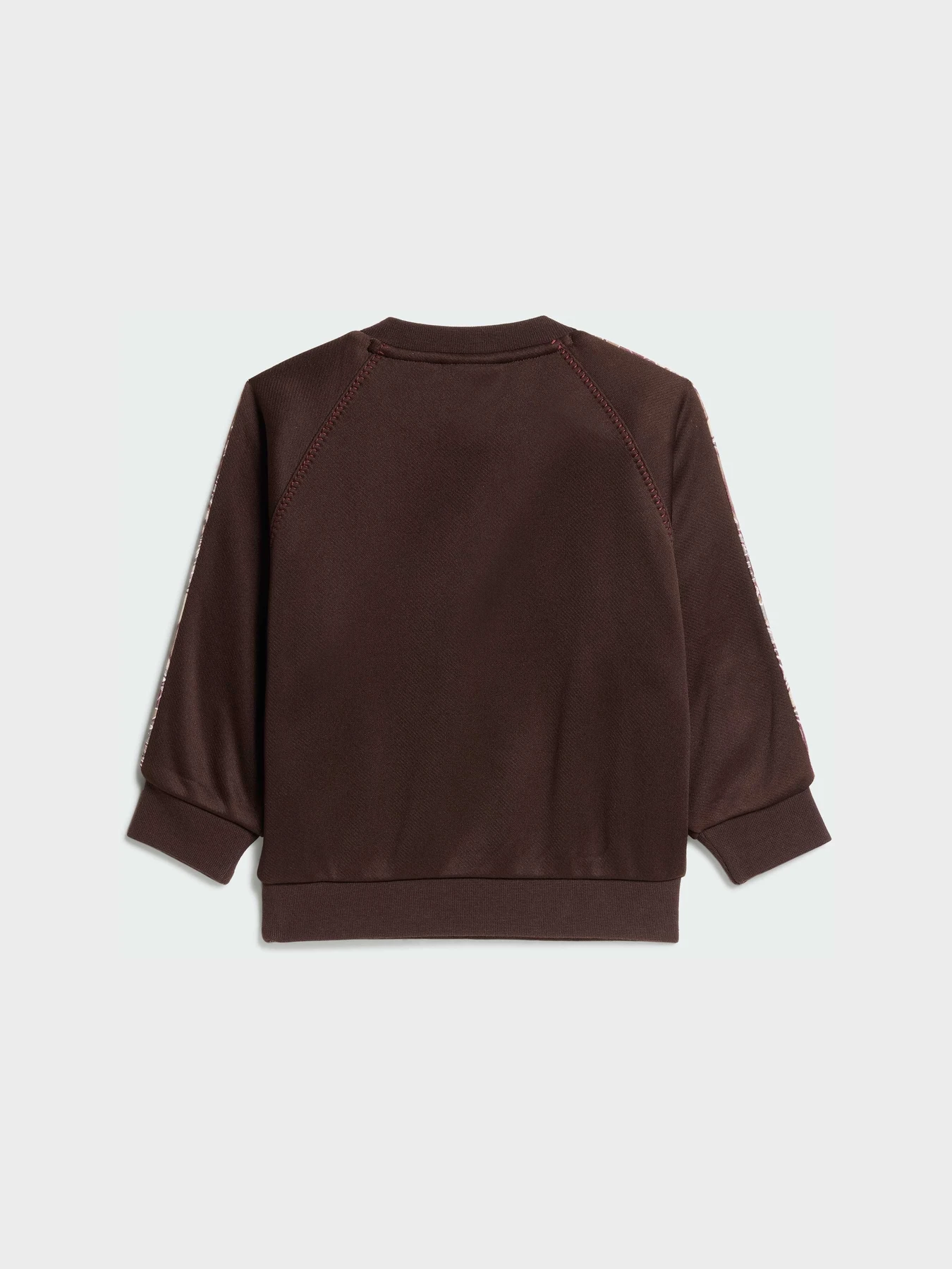 Костюмы Adidas Graphics модель KS1642 Костюмы Adidas Graphics модель KS1642 Фото