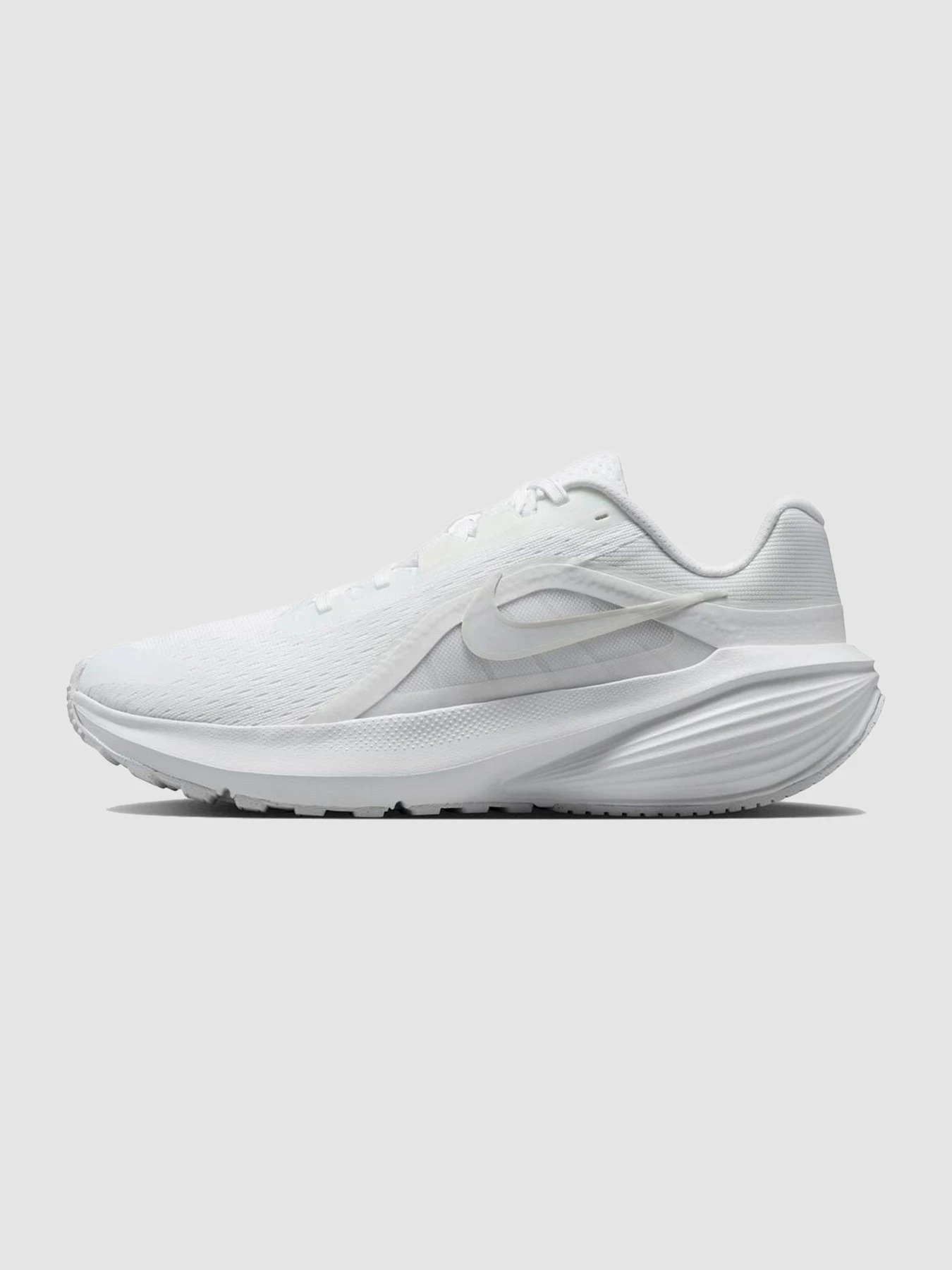 Кроссовки NIKE W Downshifter 14 модель IB1899-102 Кроссовки NIKE W Downshifter 14 модель IB1899-102 Фото