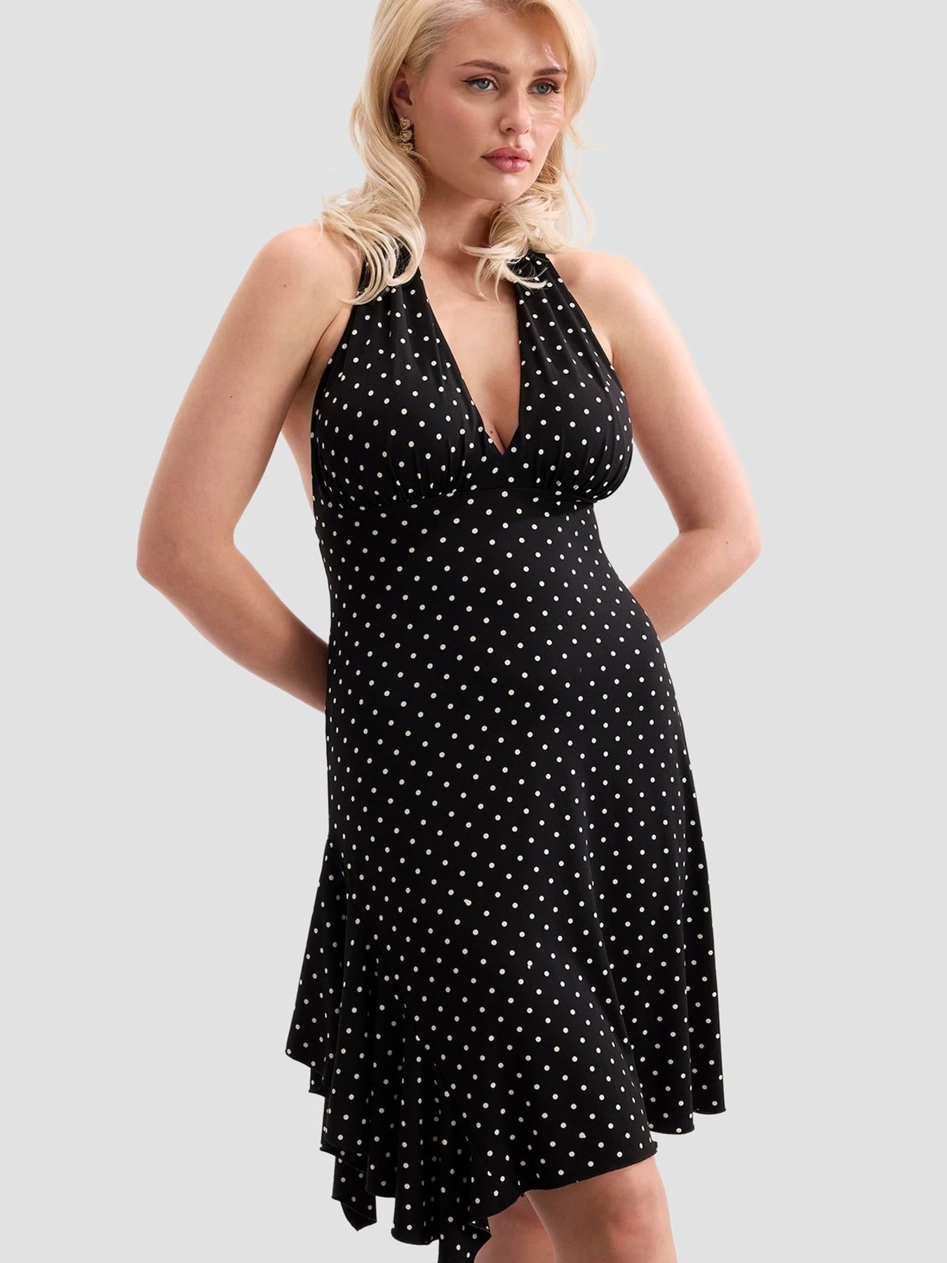 Платья GUESS модель W6YKAV.K6706;PMW8 Платья GUESS модель W6YKAV.K6706;PMW8 Фото