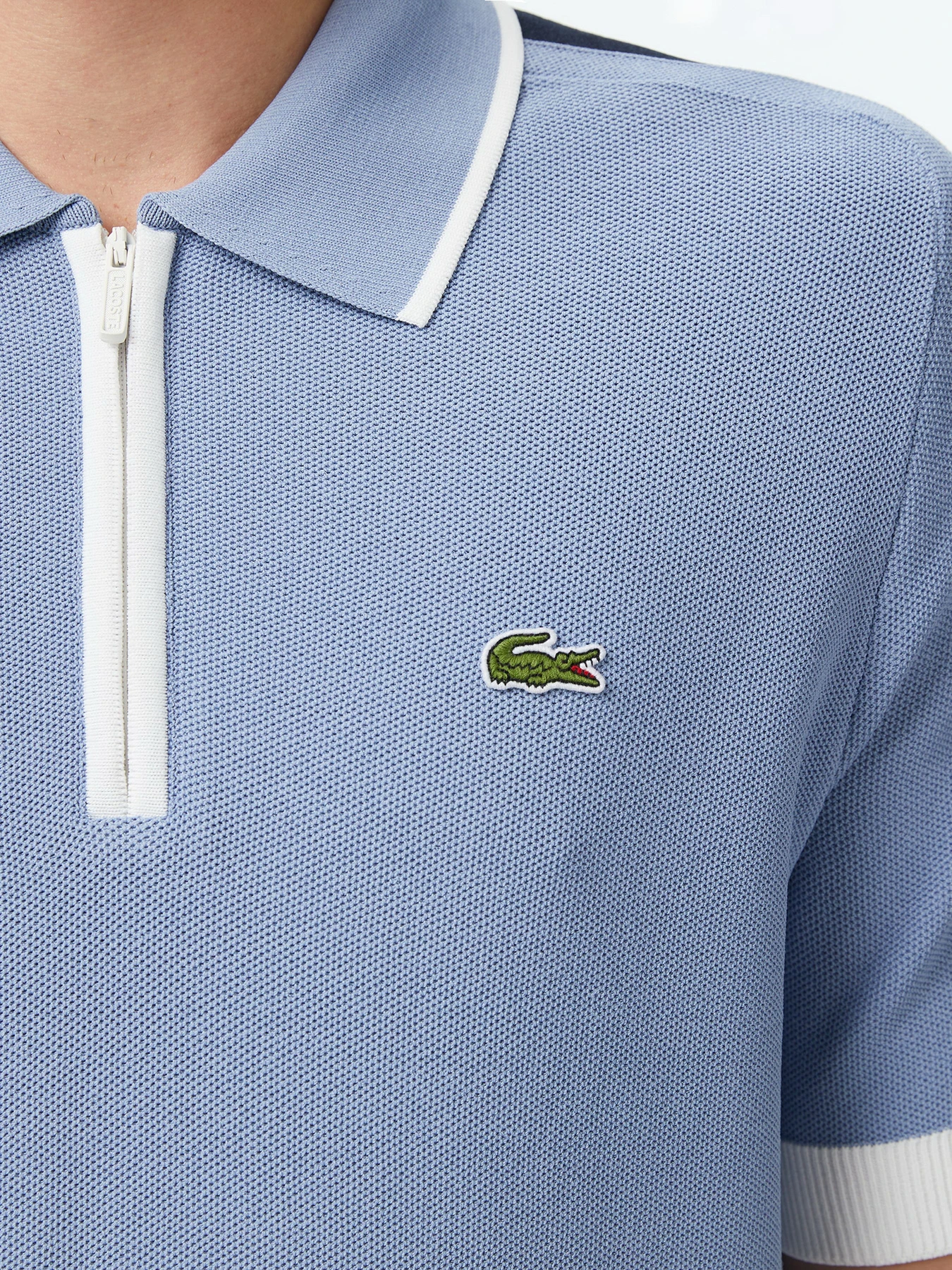 Футболки и поло Lacoste модель AH0632AEY Футболки и поло Lacoste модель AH0632AEY Фото