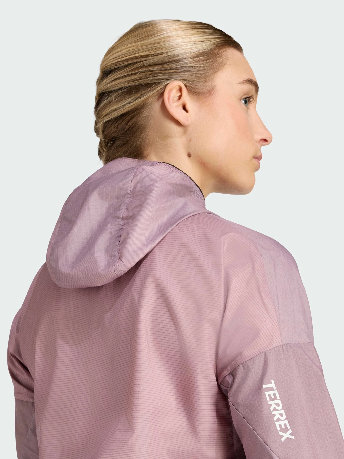 Куртки та дублянки Adidas модель KH4572 Куртки та дублянки Adidas модель KH4572 Фото