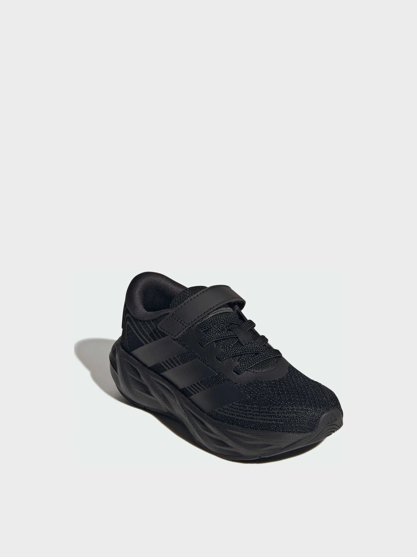 Кроссовки Adidas модель LA3825 Кроссовки Adidas модель LA3825 Фото