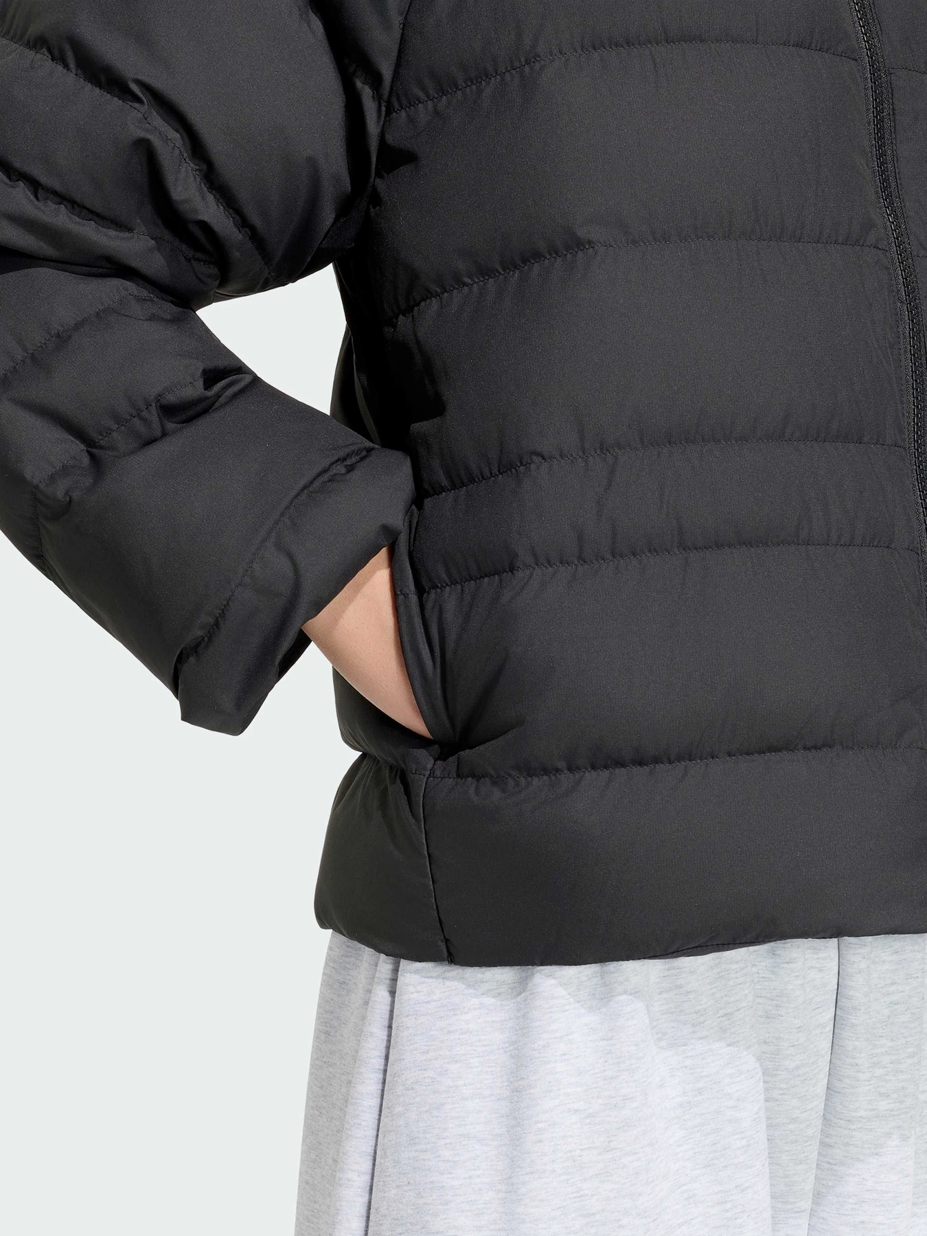 Куртки та дублянки Adidas Adidas Essentials модель KF2715 Фото