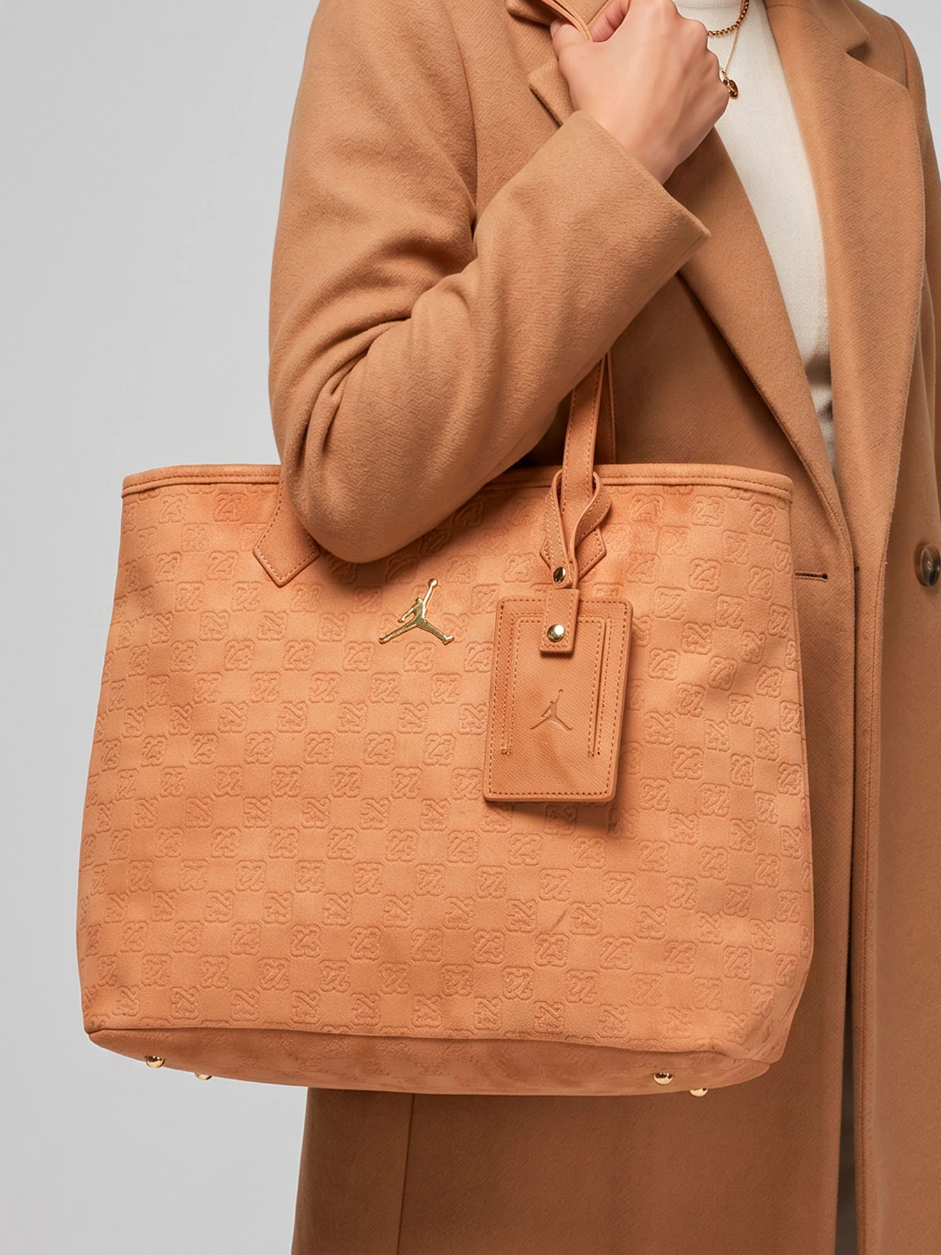 Сумки Jordan Jam Suede Monogram Tote модель LM9206-X6X Сумки Jordan Jam Suede Monogram Tote модель LM9206-X6X Фото