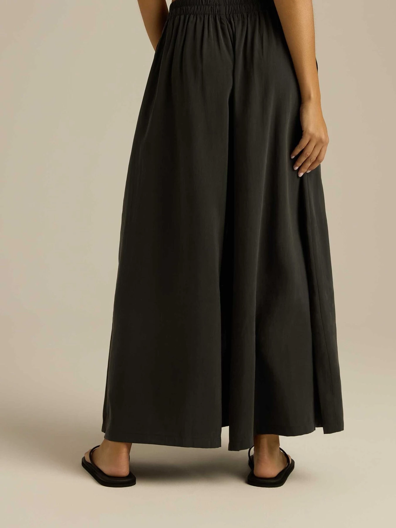 Юбки DIVERSE Shortkul модель 10046967 Юбки DIVERSE Shortkul модель 10046967 Фото