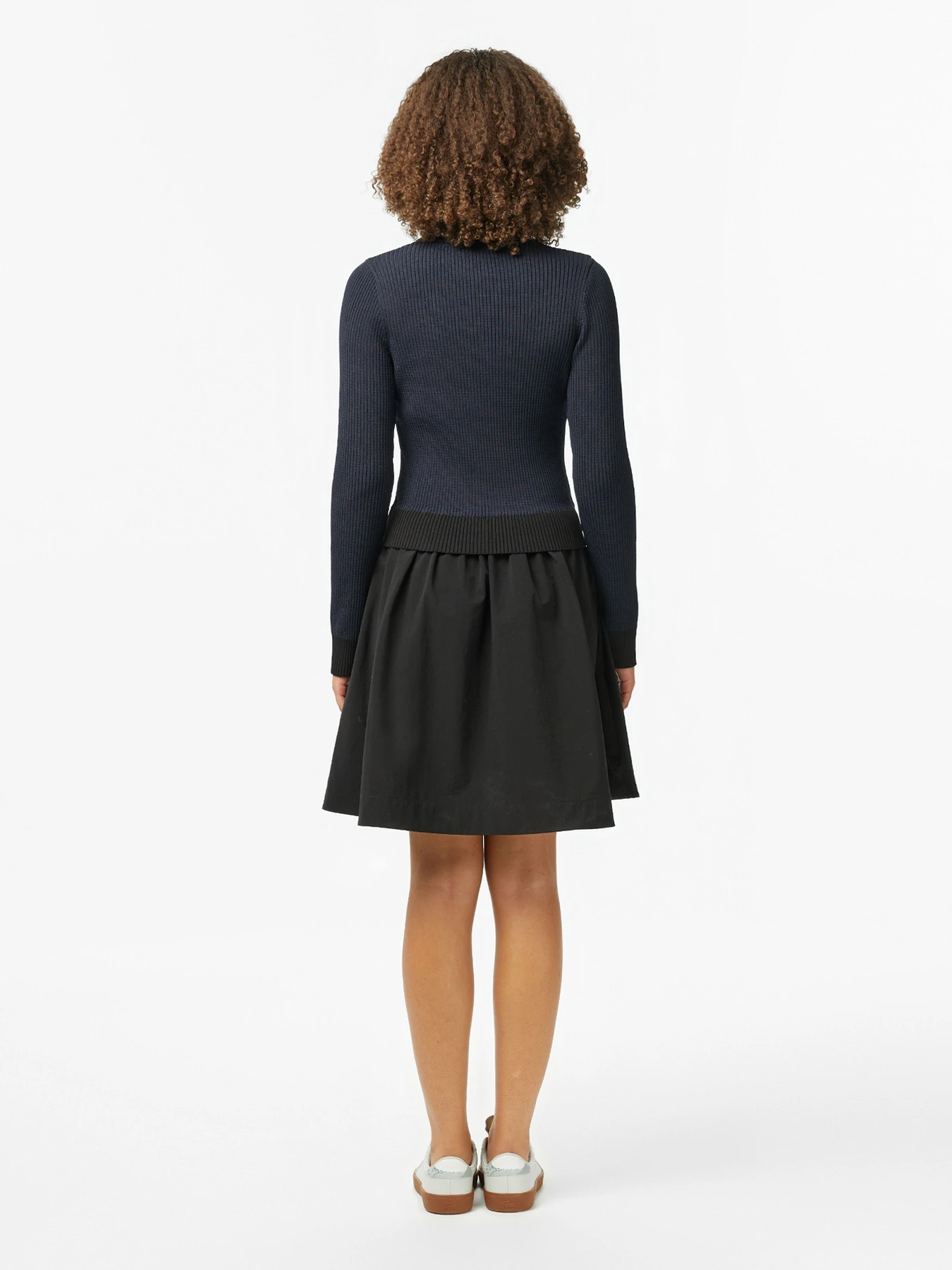 Платья Lacoste модель EF2601031 Платья Lacoste модель EF2601031 Фото